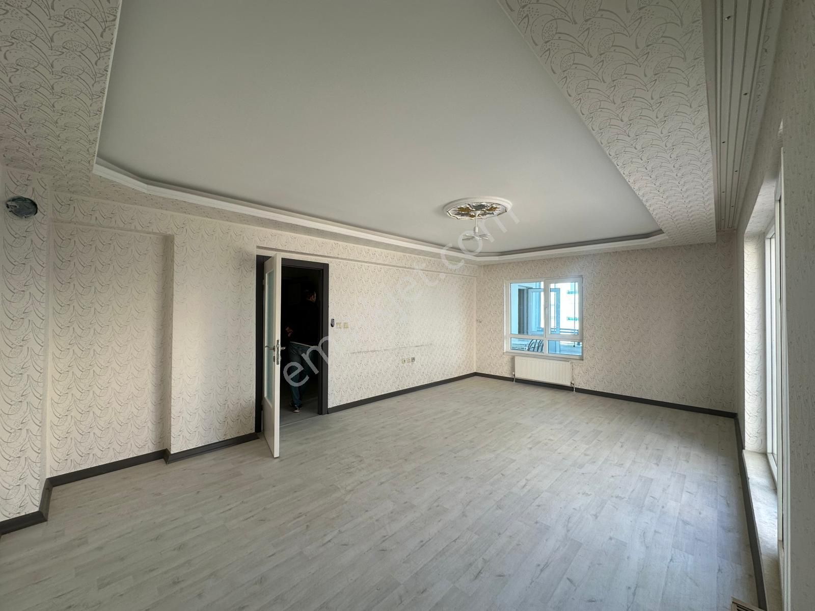 Beşikkaya'da Asansörlü 2.katta 3+1 Satılık Daire !! - Görsel 5