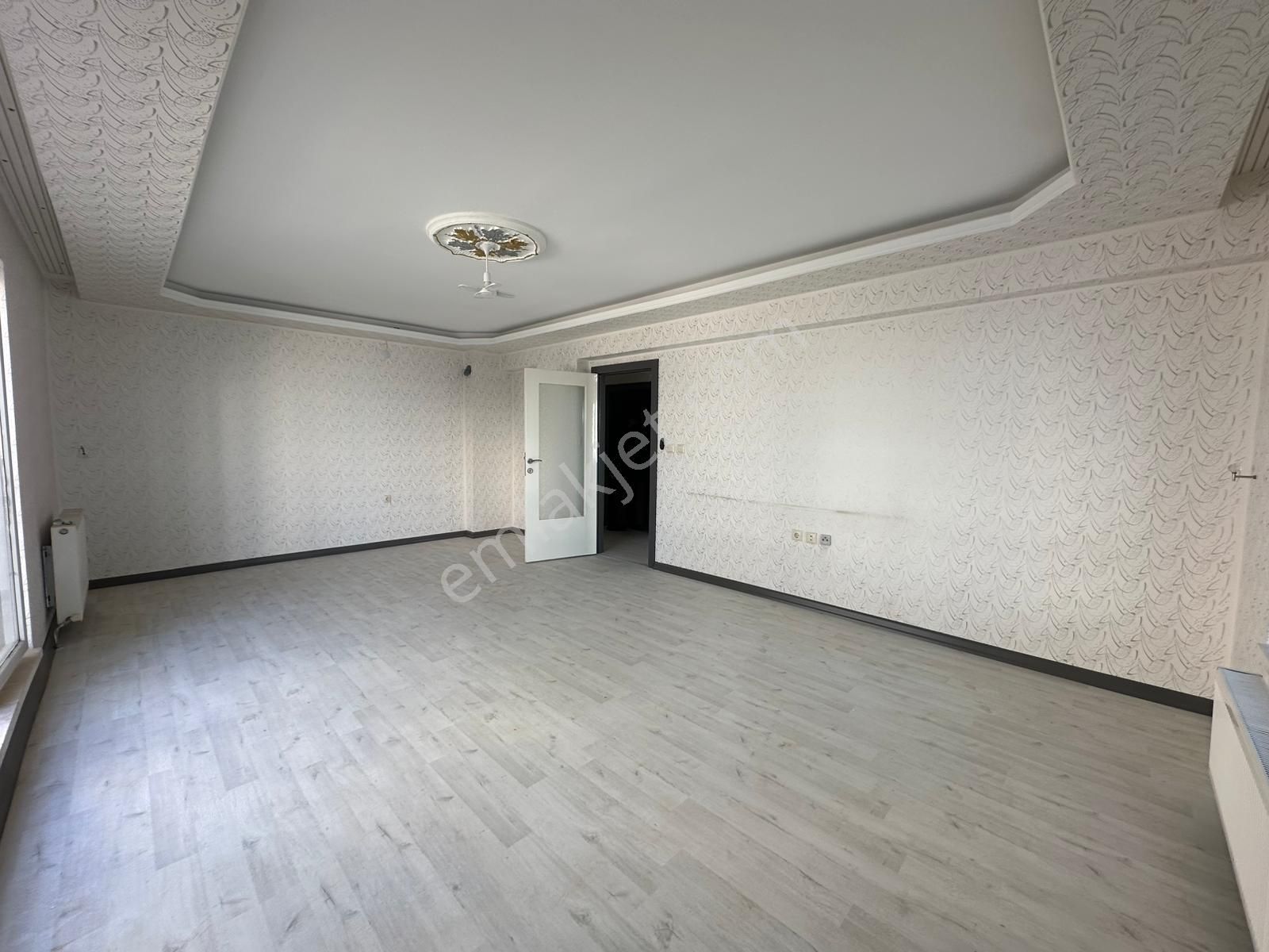 Beşikkaya'da Asansörlü 2.katta 3+1 Satılık Daire !! - Görsel 6