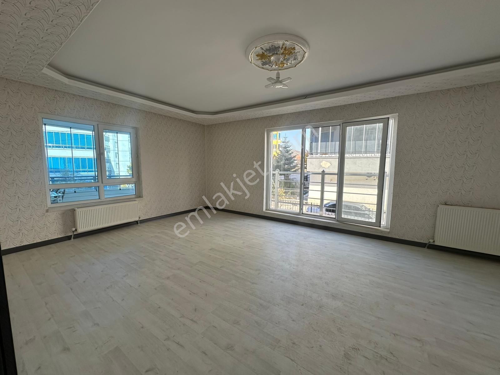 Beşikkaya'da Asansörlü 2.katta 3+1 Satılık Daire !! - Görsel 4