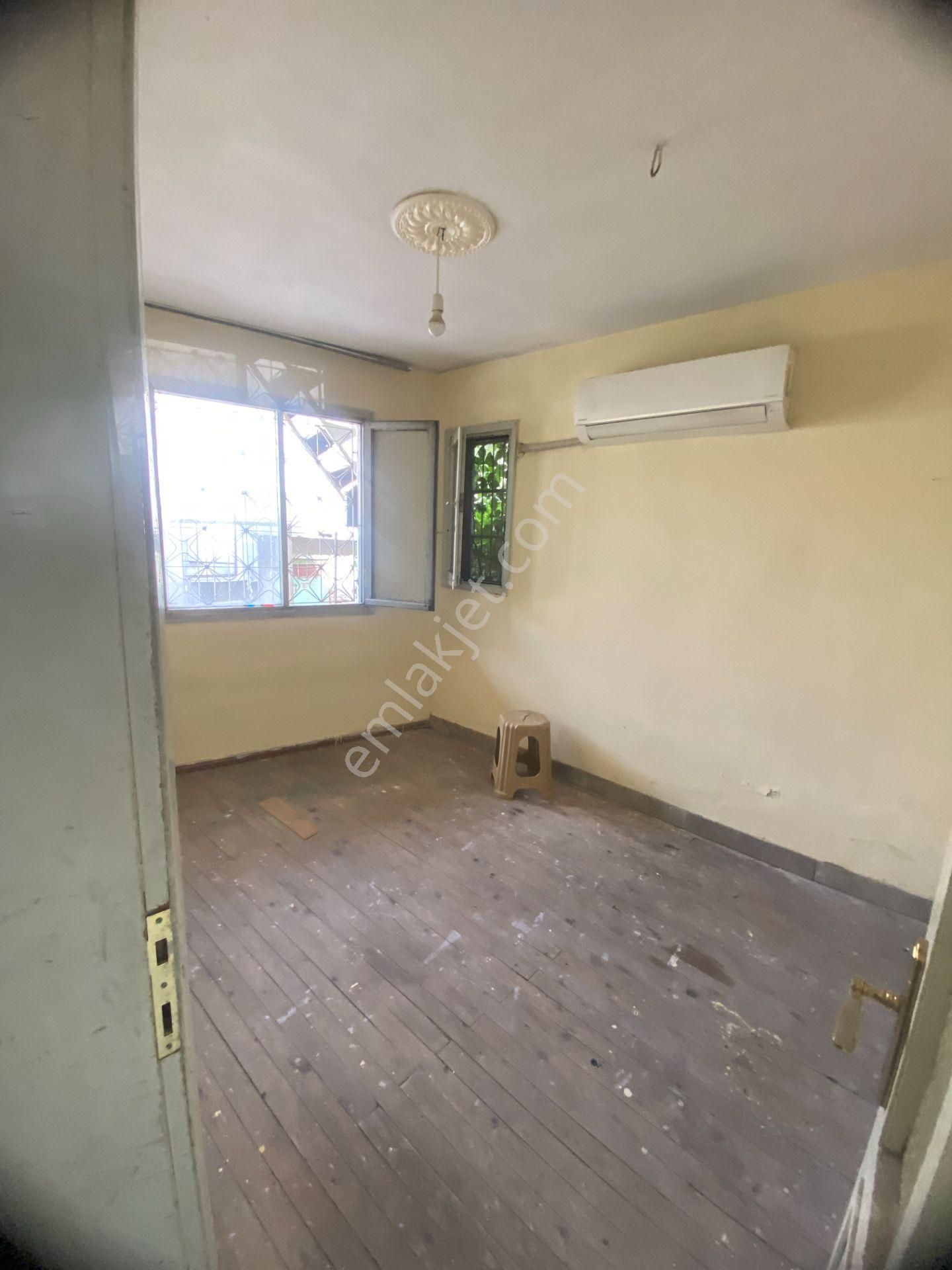 İzmir'konak'da Deniz Manzaralı/1+1fiyatına/2katlı(2+1müstakilev)hisse//tapulu Ev - Görsel 8