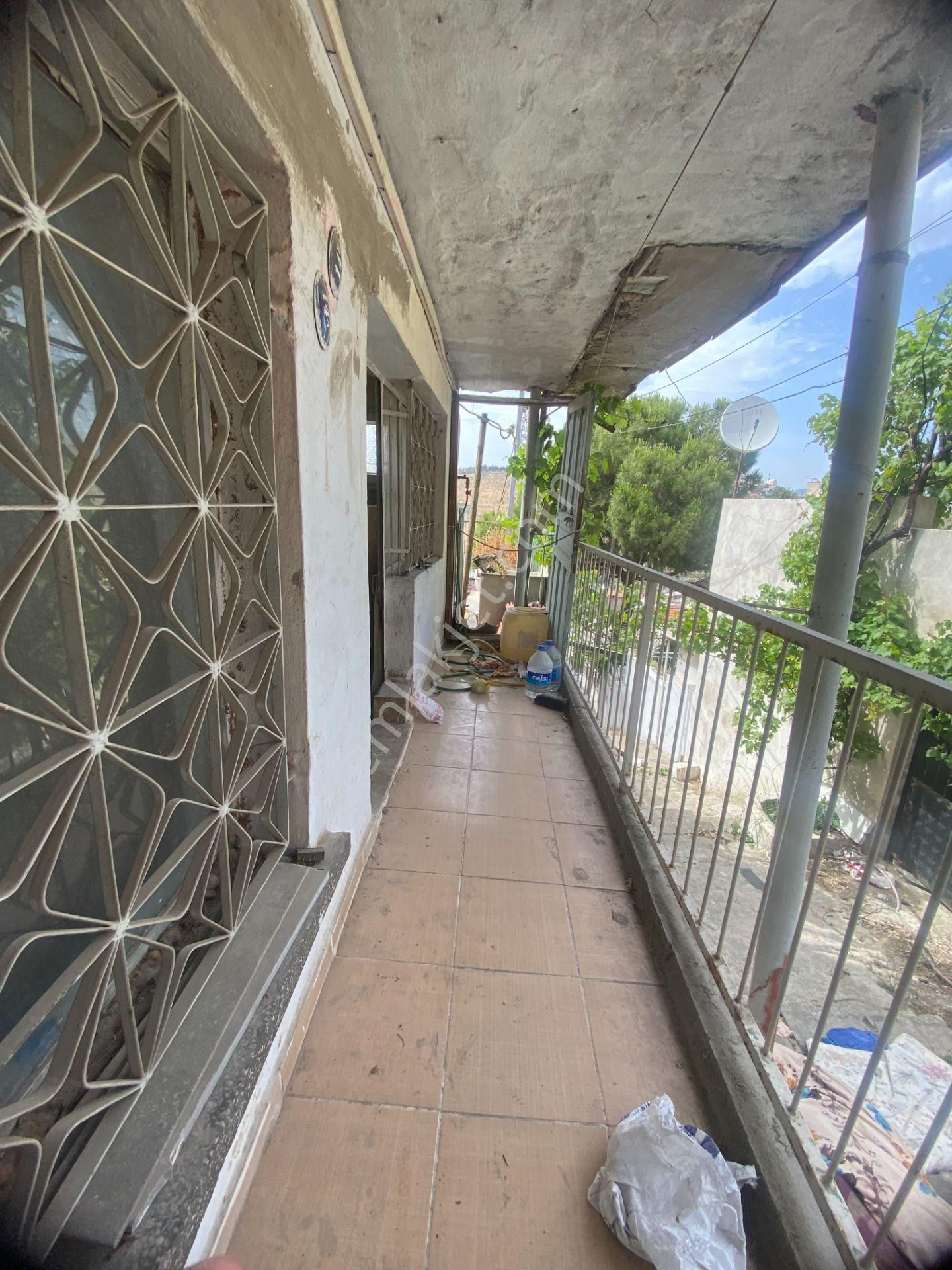 İzmir'konak'da Deniz Manzaralı/1+1fiyatına/2katlı(2+1müstakilev)hisse//tapulu Ev - Görsel 4