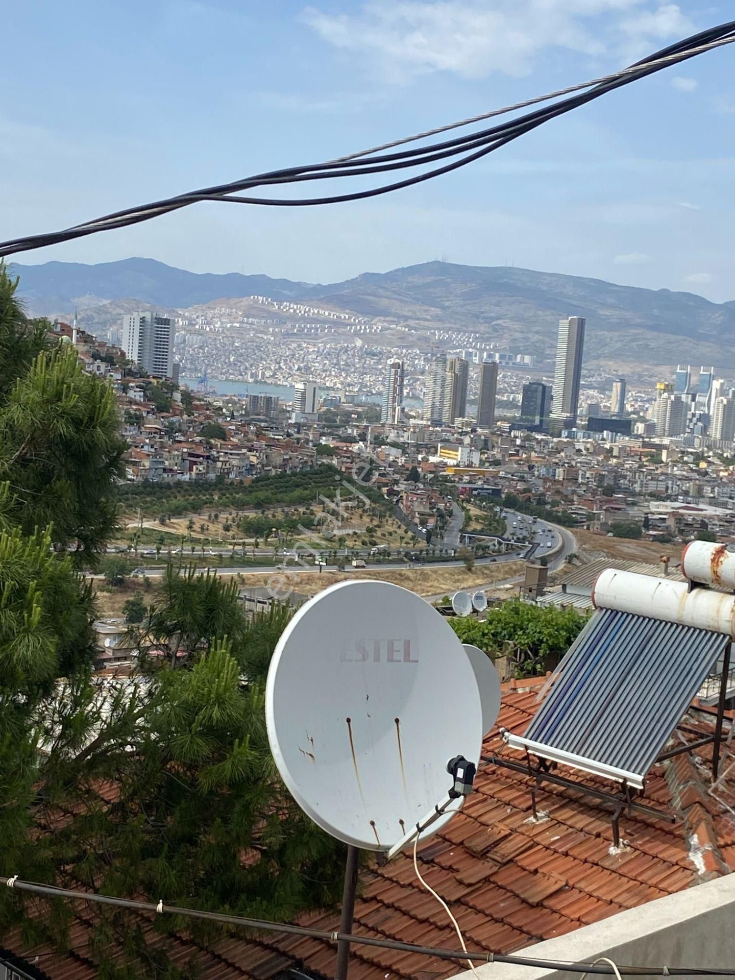 İzmir'konak'da Deniz Manzaralı/1+1fiyatına/2katlı(2+1müstakilev)hisse//tapulu Ev - Görsel 15