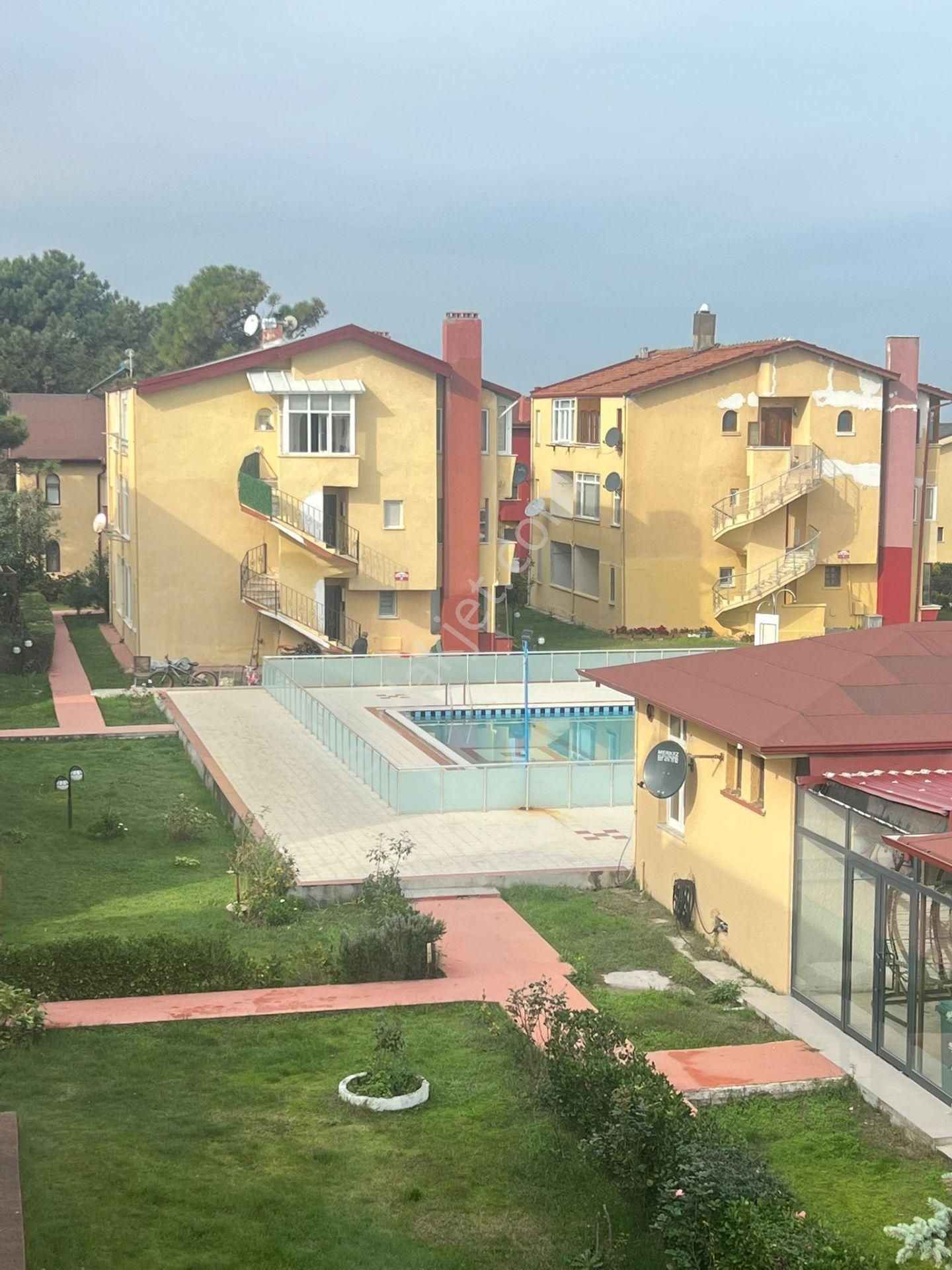 Deniz Manzarali Havuzlu 7/24 Güvenlikli Yazlık Daire Katta 2+1 - Görsel 7