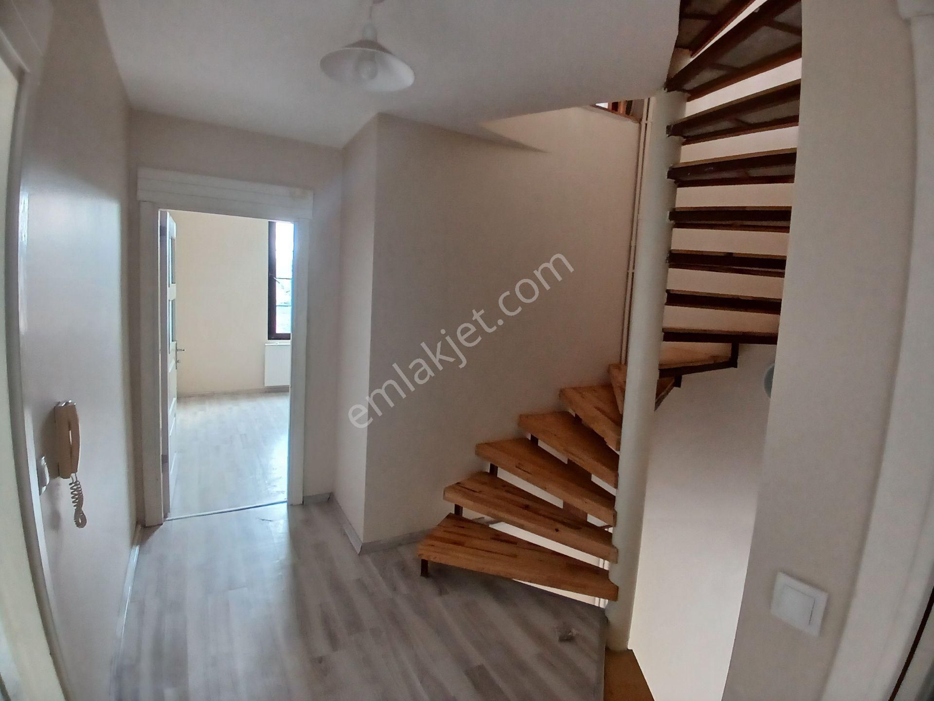 Polat Emlak...büyük Bahçeli,manzaralı Köşe Villa - Görsel 13