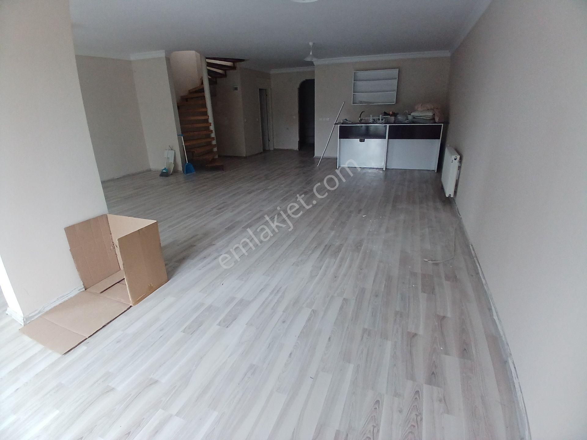 Polat Emlak...büyük Bahçeli,manzaralı Köşe Villa - Görsel 12