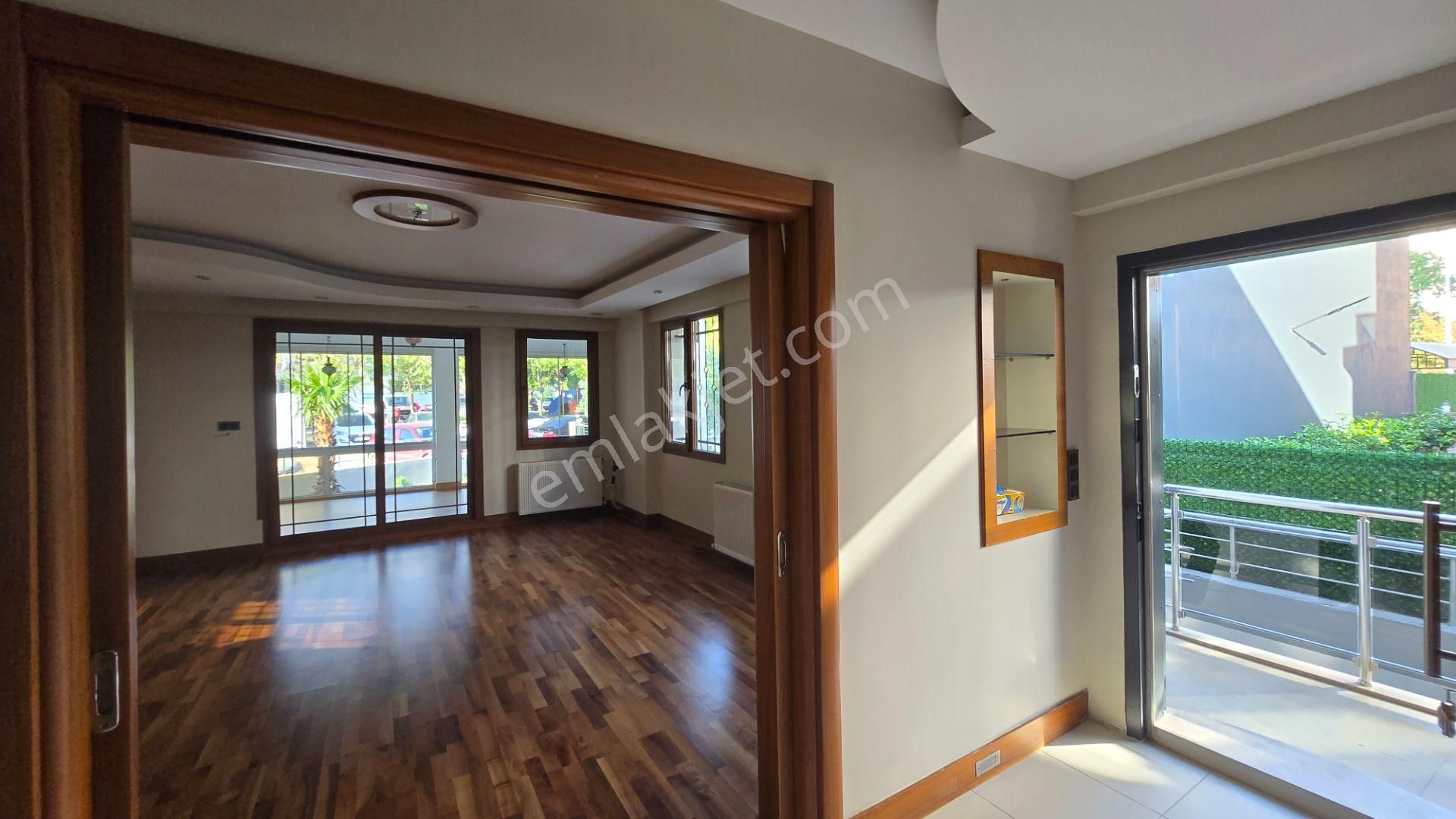 Menderes Merkez'de 5+1 Bahçeli Triplex Satılık Villa - Görsel 7