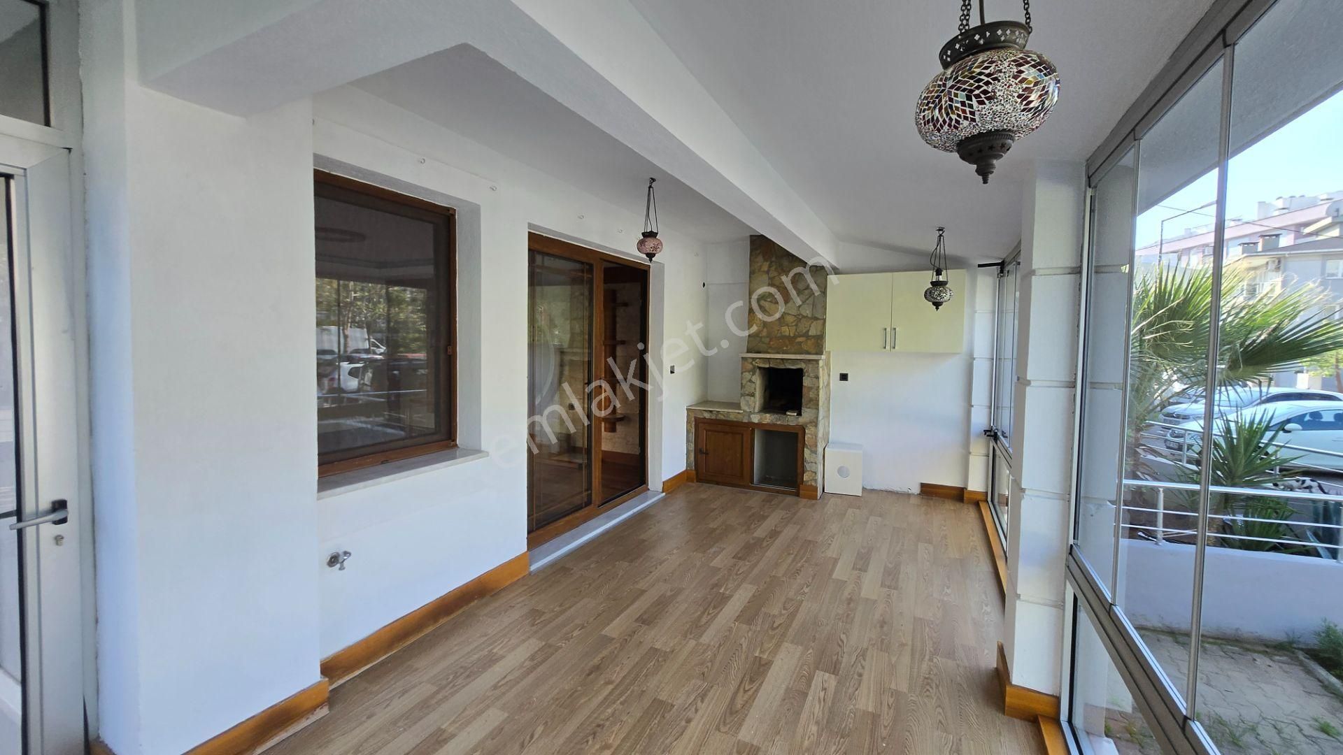 Menderes Merkez'de 5+1 Bahçeli Triplex Satılık Villa - Görsel 13