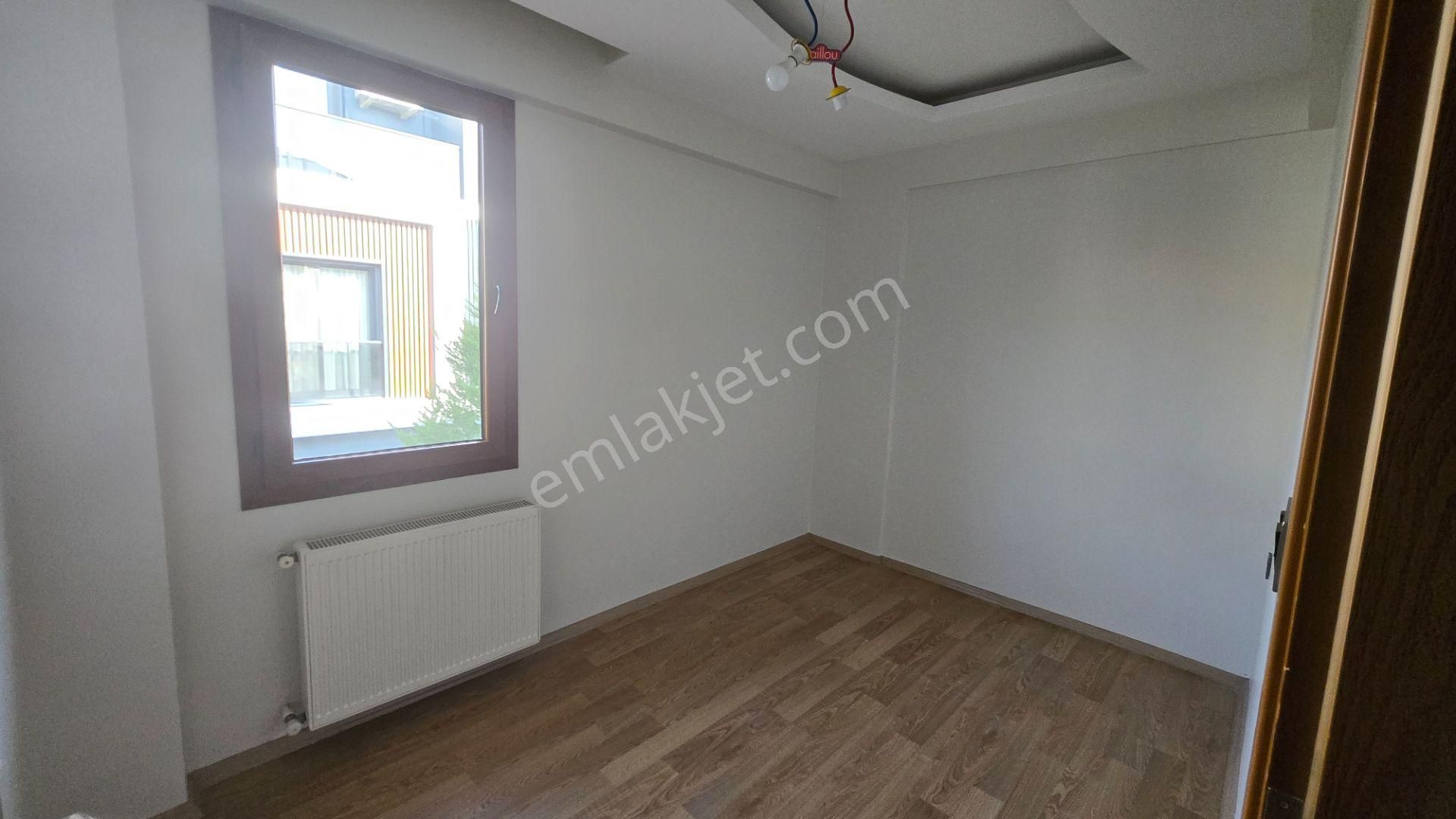Menderes Merkez'de 5+1 Bahçeli Triplex Satılık Villa - Görsel 20