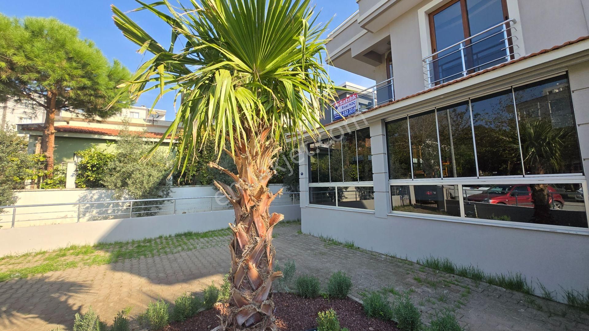 Menderes Merkez'de 5+1 Bahçeli Triplex Satılık Villa - Görsel 5