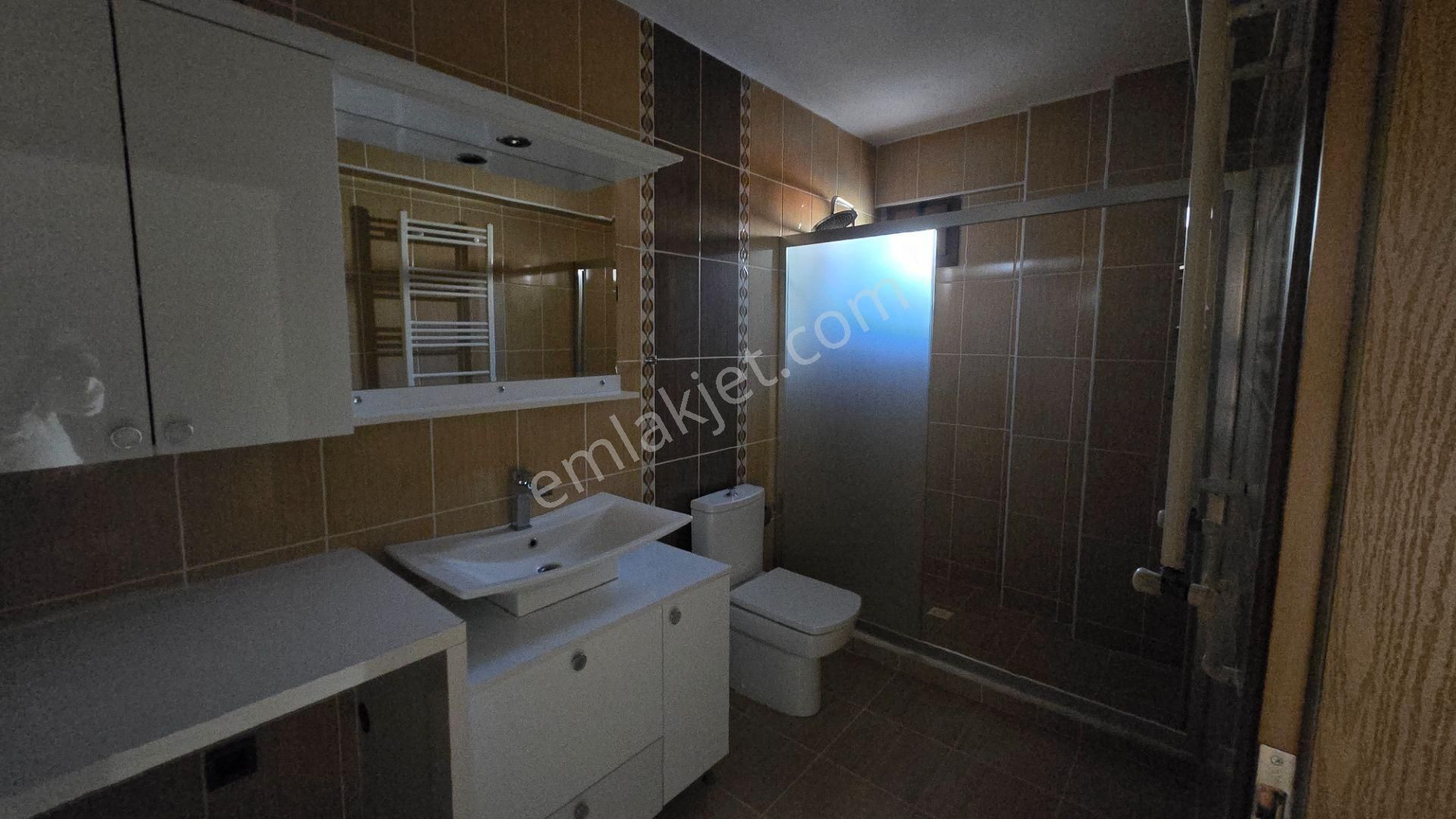 Menderes Merkez'de 5+1 Bahçeli Triplex Satılık Villa - Görsel 22