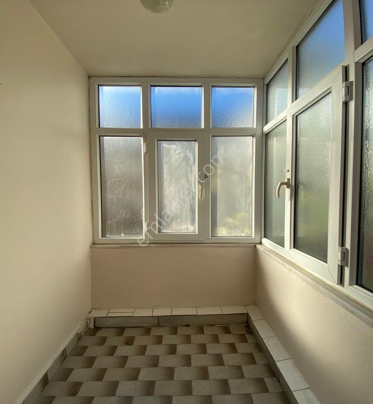 Avcılar D.köşklerde 3+1 Masrafsız Satılık Ara Kat Ön Cephe - Görsel 2