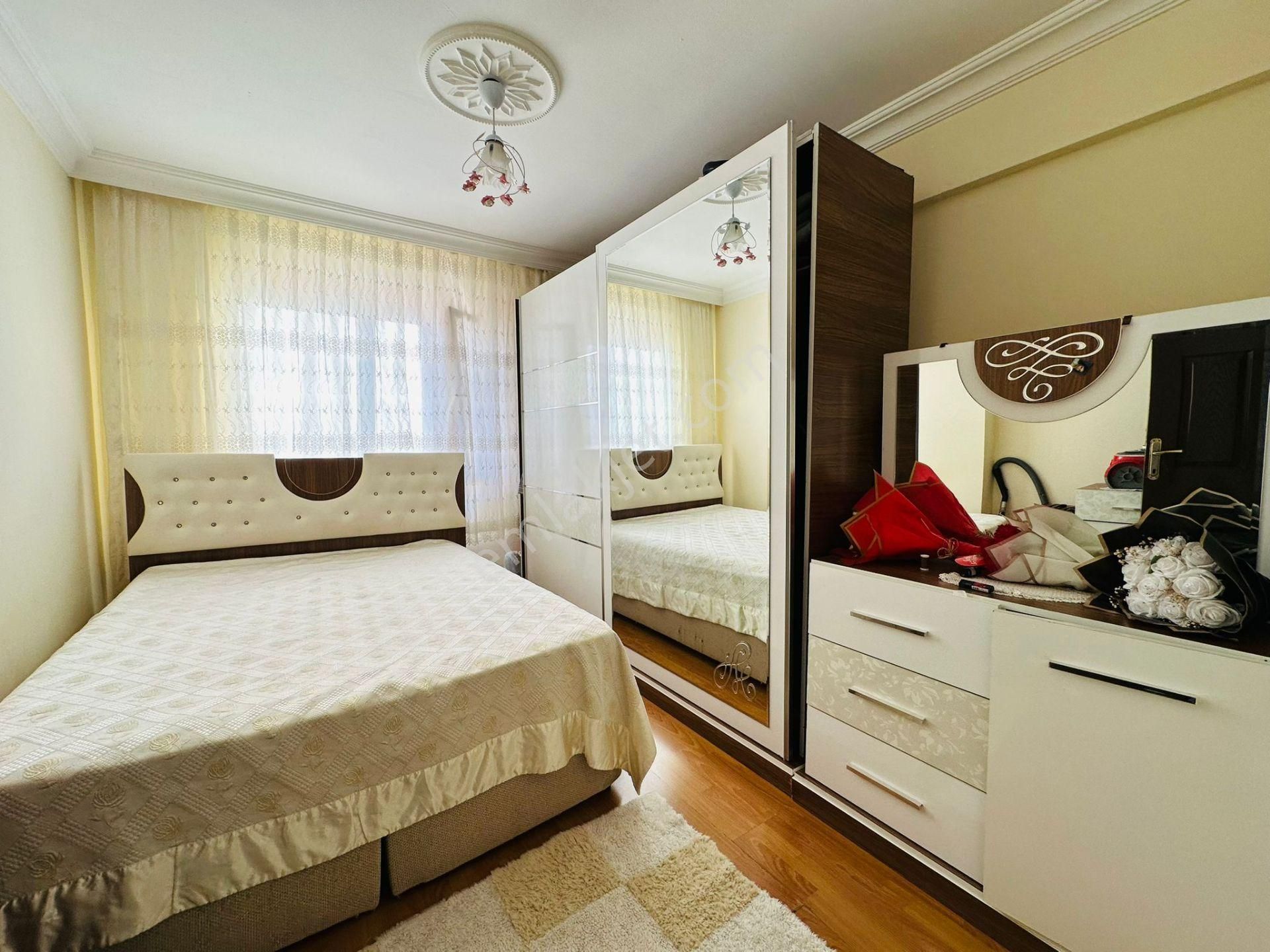 Karapürçek'te Cadde Üzerinde 3+1 Katta Satılık Daire !! - Görsel 12