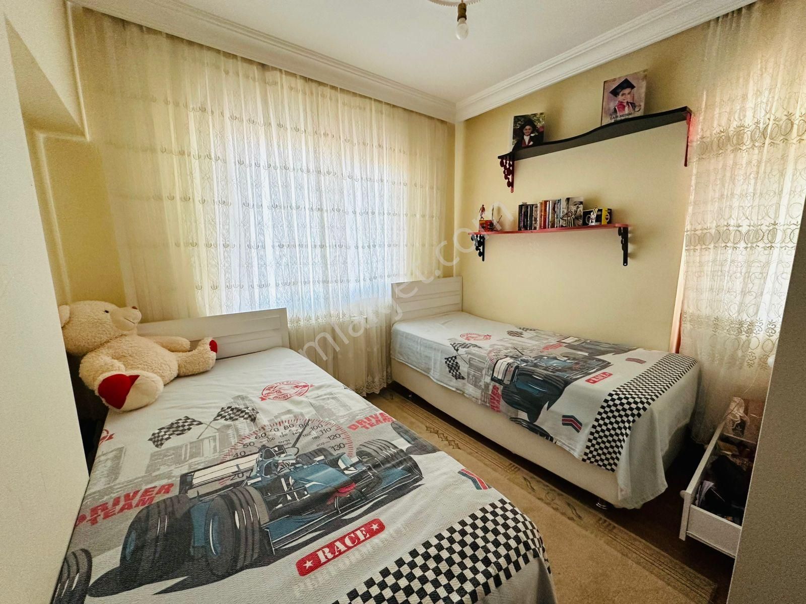 Karapürçek'te Cadde Üzerinde 3+1 Katta Satılık Daire !! - Görsel 10