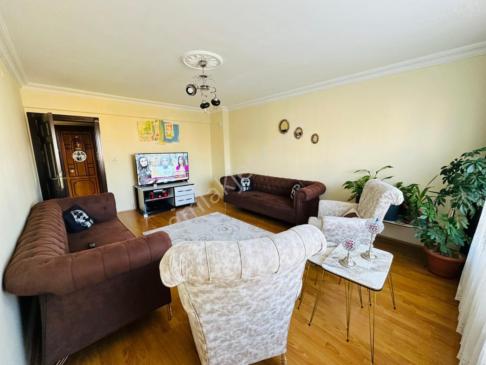 Karapürçek'te Cadde Üzerinde 3+1 Katta Satılık Daire !! - Görsel 4