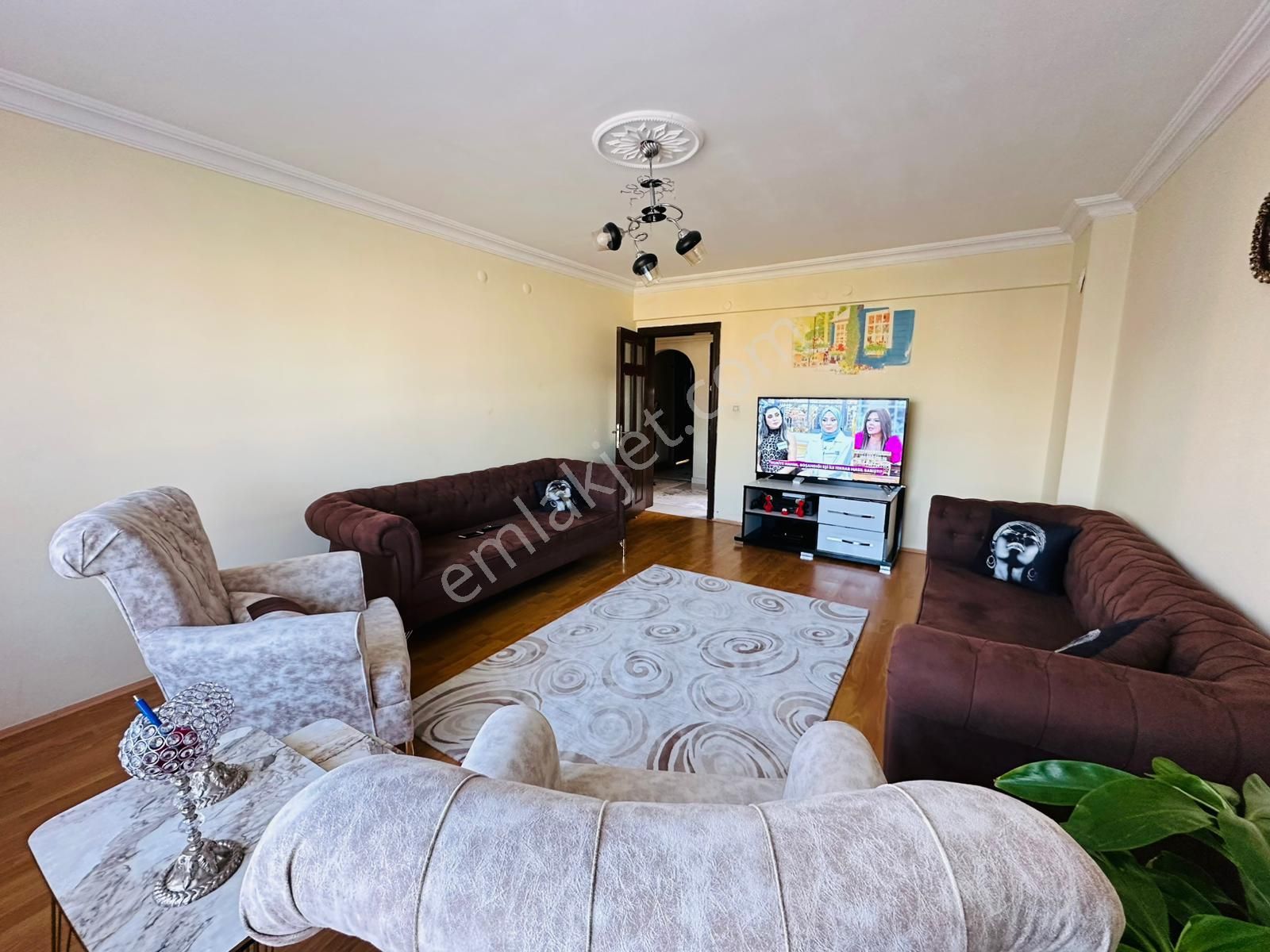 Karapürçek'te Cadde Üzerinde 3+1 Katta Satılık Daire !! - Görsel 5