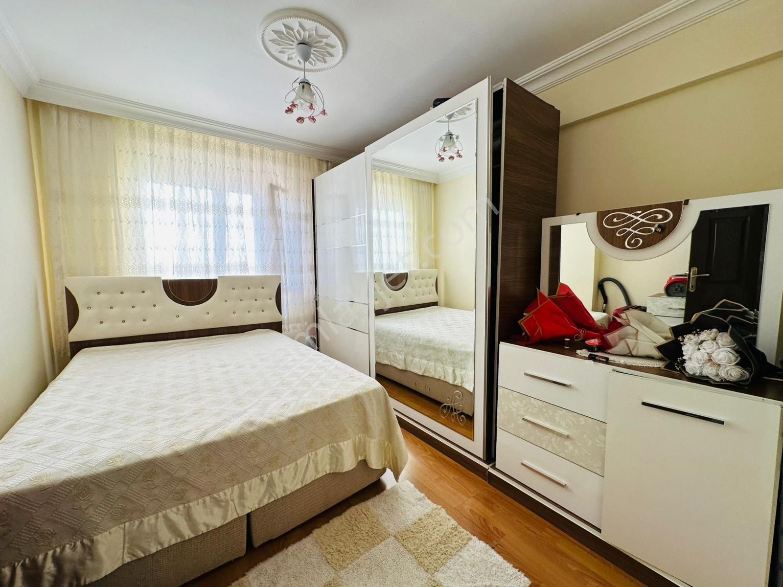 Karapürçek'te Cadde Üzerinde 3+1 Katta Satılık Daire !! - Görsel 11