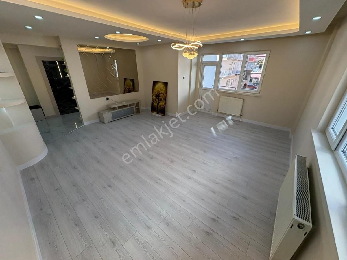 Mareşal Çakmak Mh 3 Banyolu 3+1 1.katta Çift Balkonlu Daire - Görsel 8