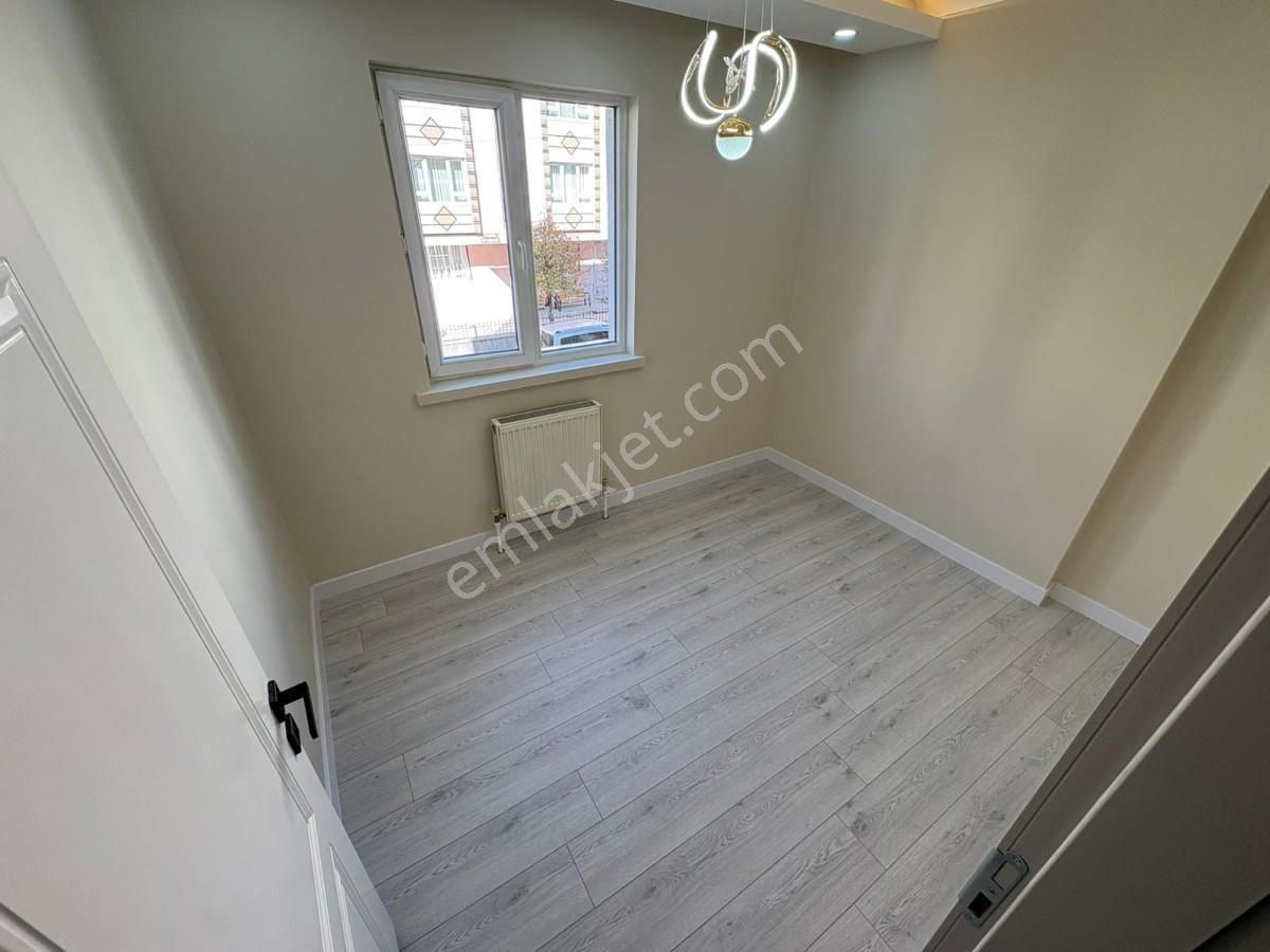 Mareşal Çakmak Mh 3 Banyolu 3+1 1.katta Çift Balkonlu Daire - Görsel 15