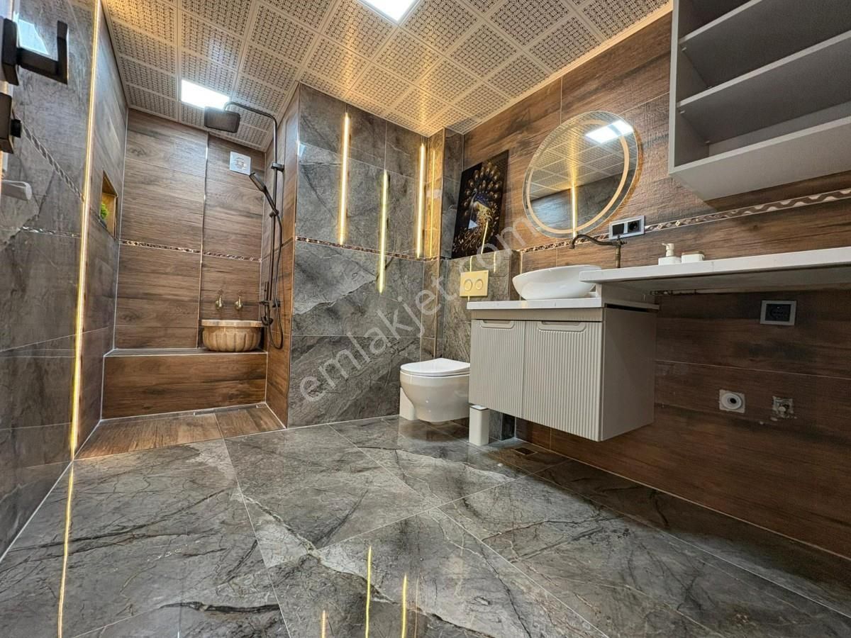 Mareşal Çakmak Mh 3 Banyolu 3+1 1.katta Çift Balkonlu Daire - Görsel 29