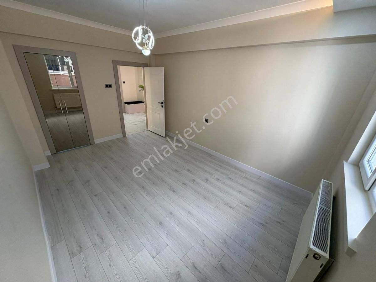 Mareşal Çakmak Mh 3 Banyolu 3+1 1.katta Çift Balkonlu Daire - Görsel 21