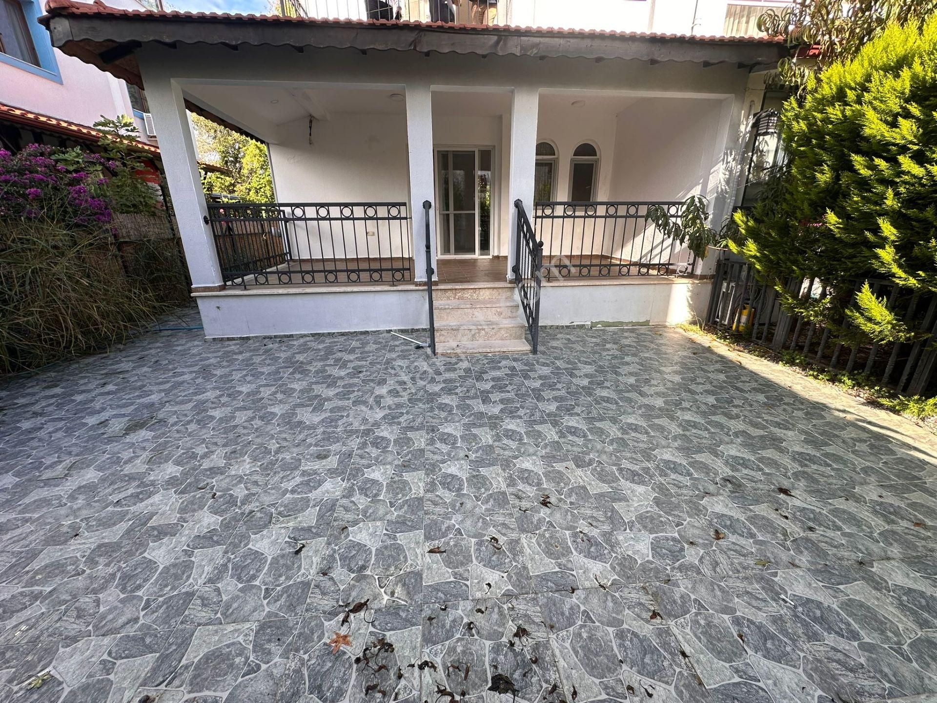 Stop’tan Foça 270m² Bahçe Kulanım Alanlı 3+1 İkiz Villa - Görsel 8