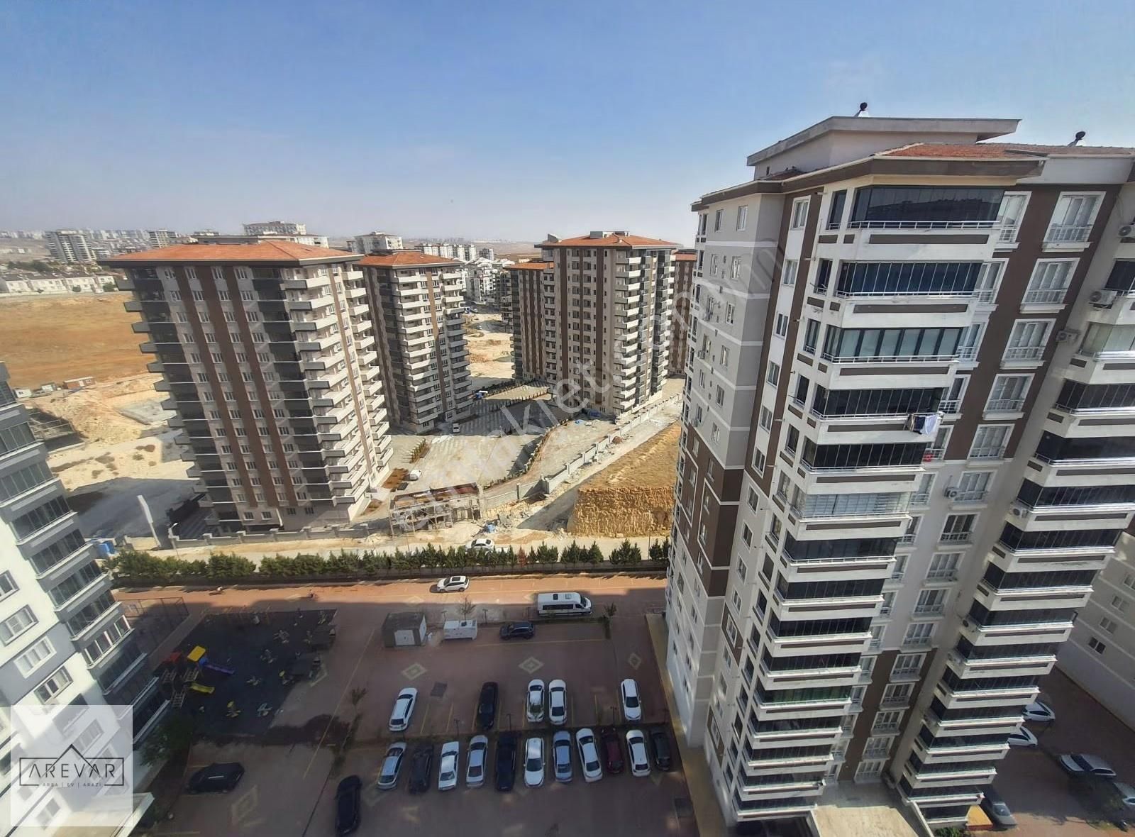Günsev 3'te Cam Balkonlu Duvar Kağıtlı Avizeli 2+1 Daire - Görsel 2