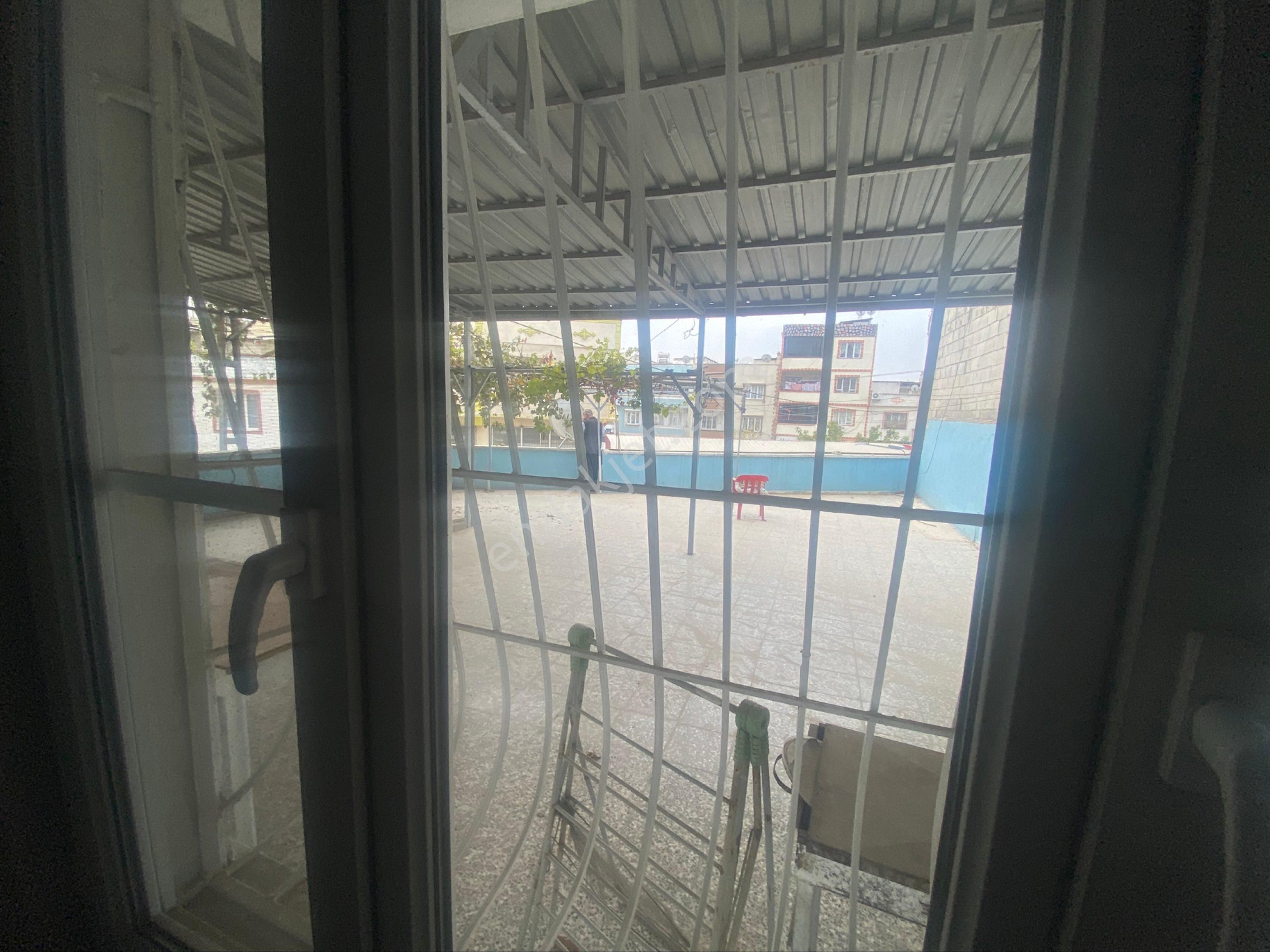 Satılık Cadde Üzeri Altı Dükkan Üstü İki Daire Müstakil - Görsel 8