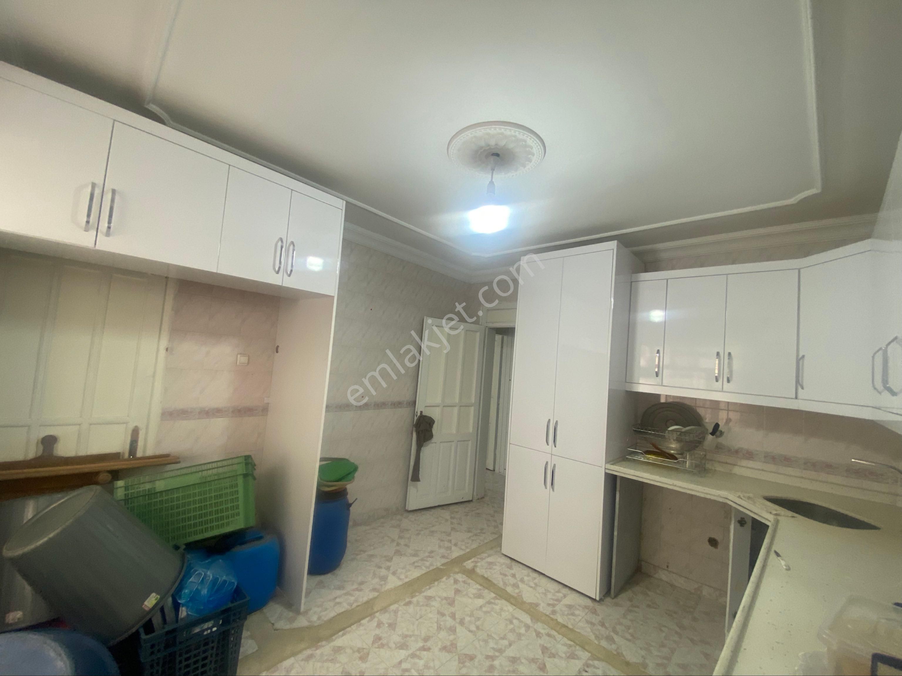 Satılık Cadde Üzeri Altı Dükkan Üstü İki Daire Müstakil - Görsel 12