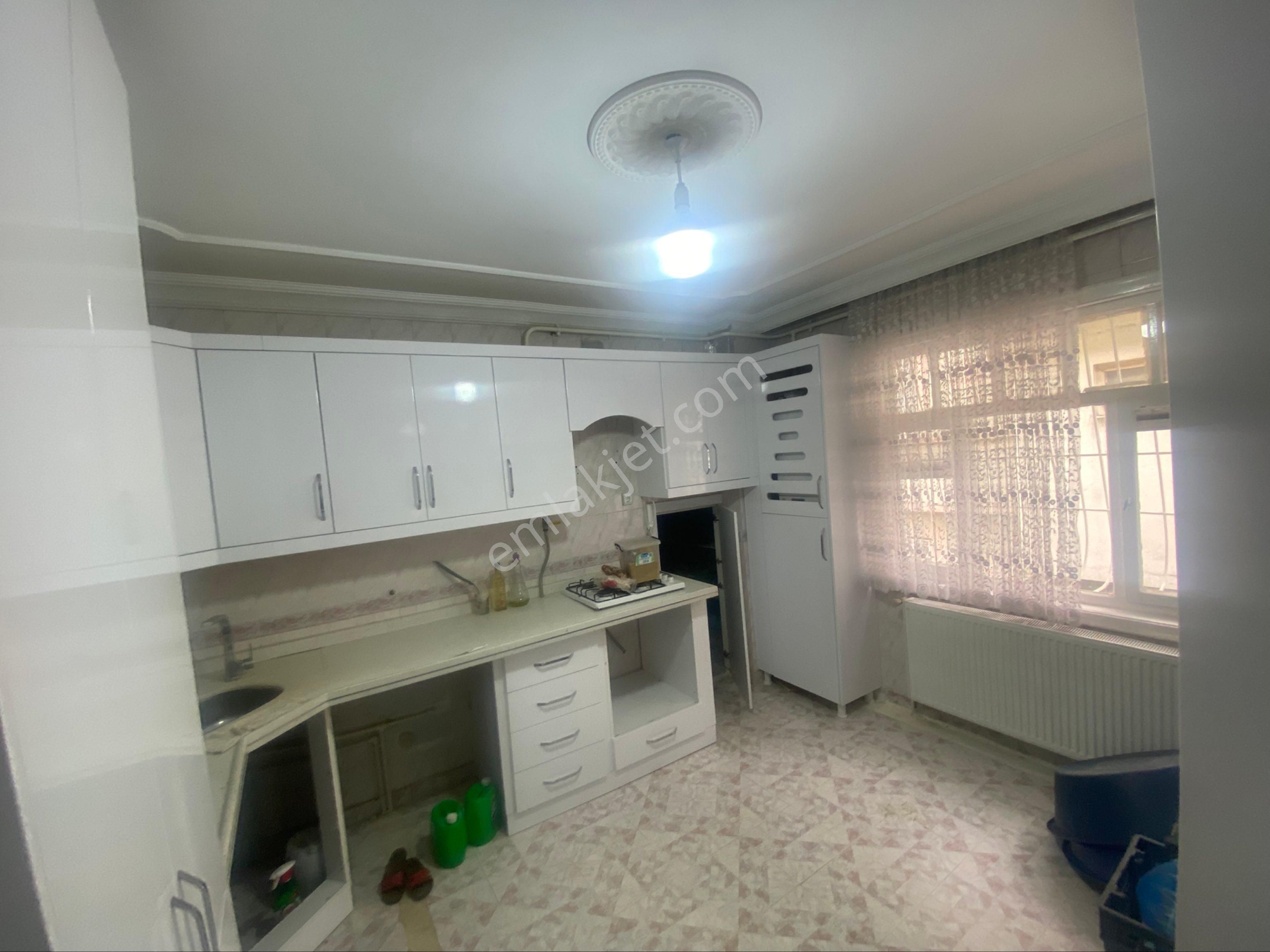 Satılık Cadde Üzeri Altı Dükkan Üstü İki Daire Müstakil - Görsel 10
