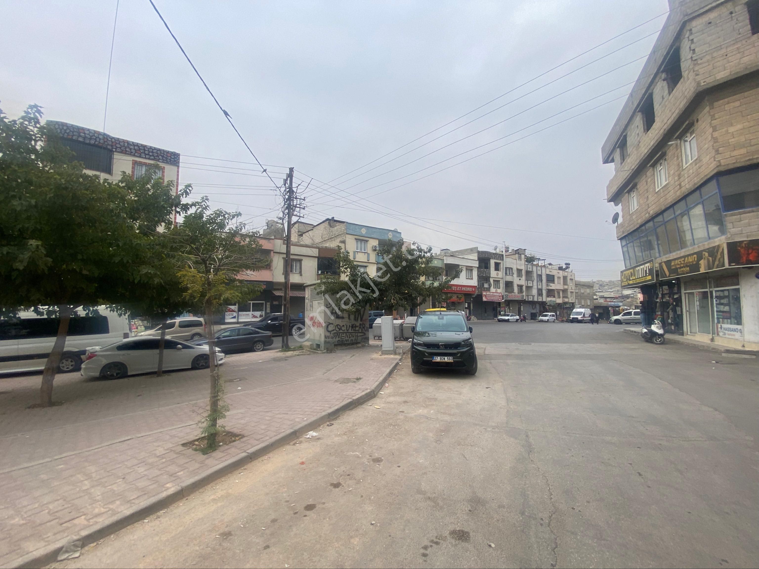 Satılık Cadde Üzeri Altı Dükkan Üstü İki Daire Müstakil - Görsel 34