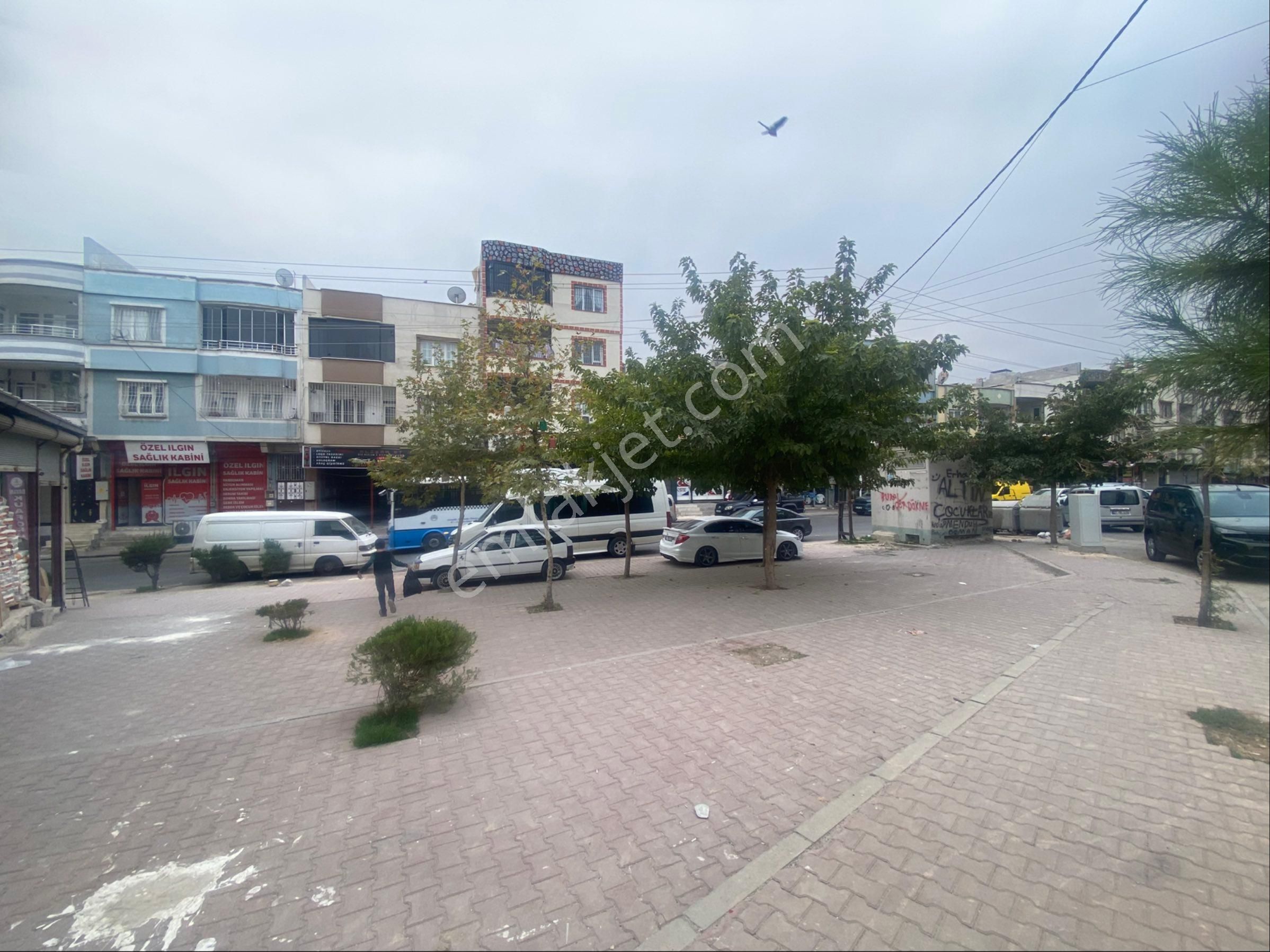 Satılık Cadde Üzeri Altı Dükkan Üstü İki Daire Müstakil - Görsel 35