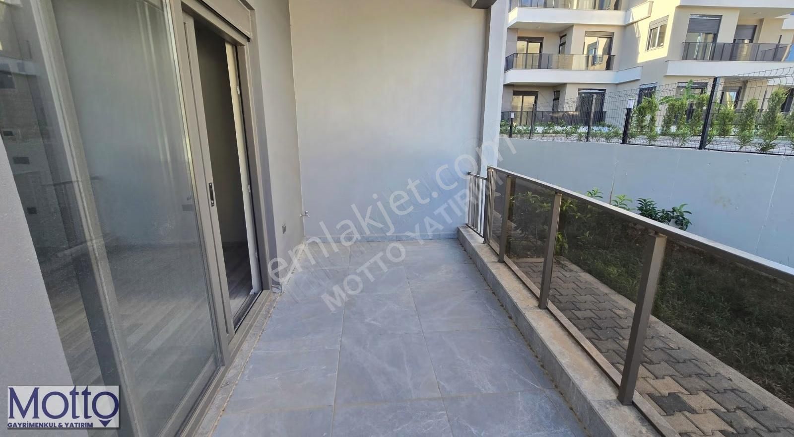 Altıntaş'ta Yüzme Havuzlu İskanlı 1+1 Satılık Daire - Görsel 8