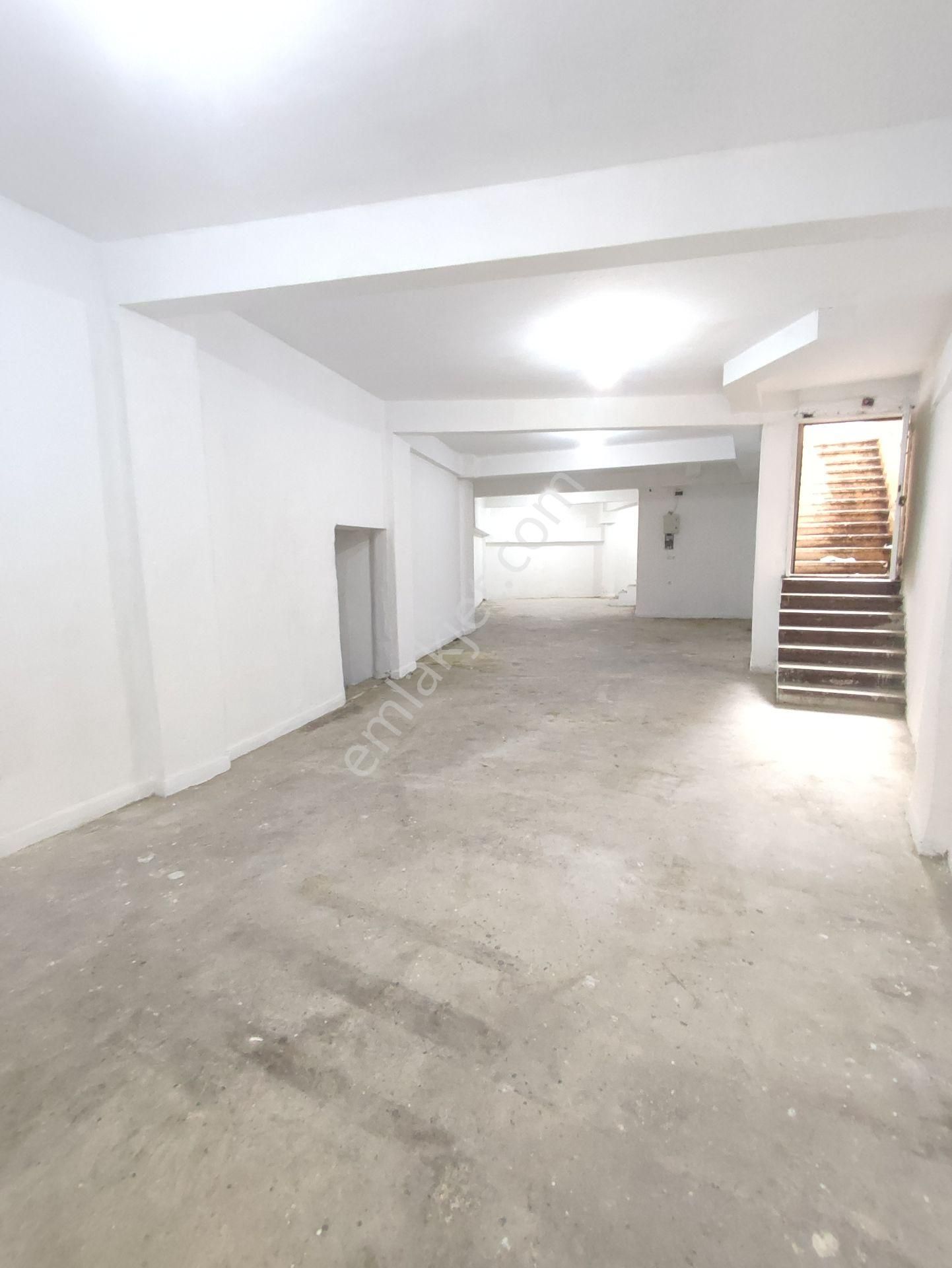 Fatih Seyyidömer Kocamustafapaşa'da 140 M2 Net Depolu Dükkan - Görsel 14