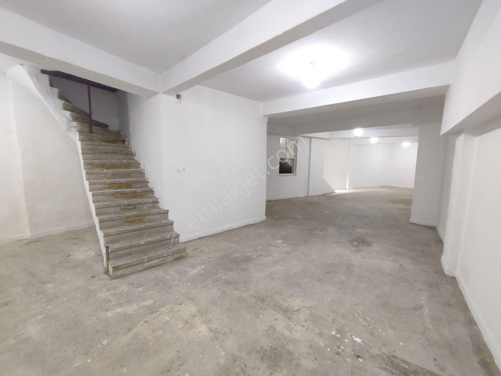 Fatih Seyyidömer Kocamustafapaşa'da 140 M2 Net Depolu Dükkan - Görsel 7