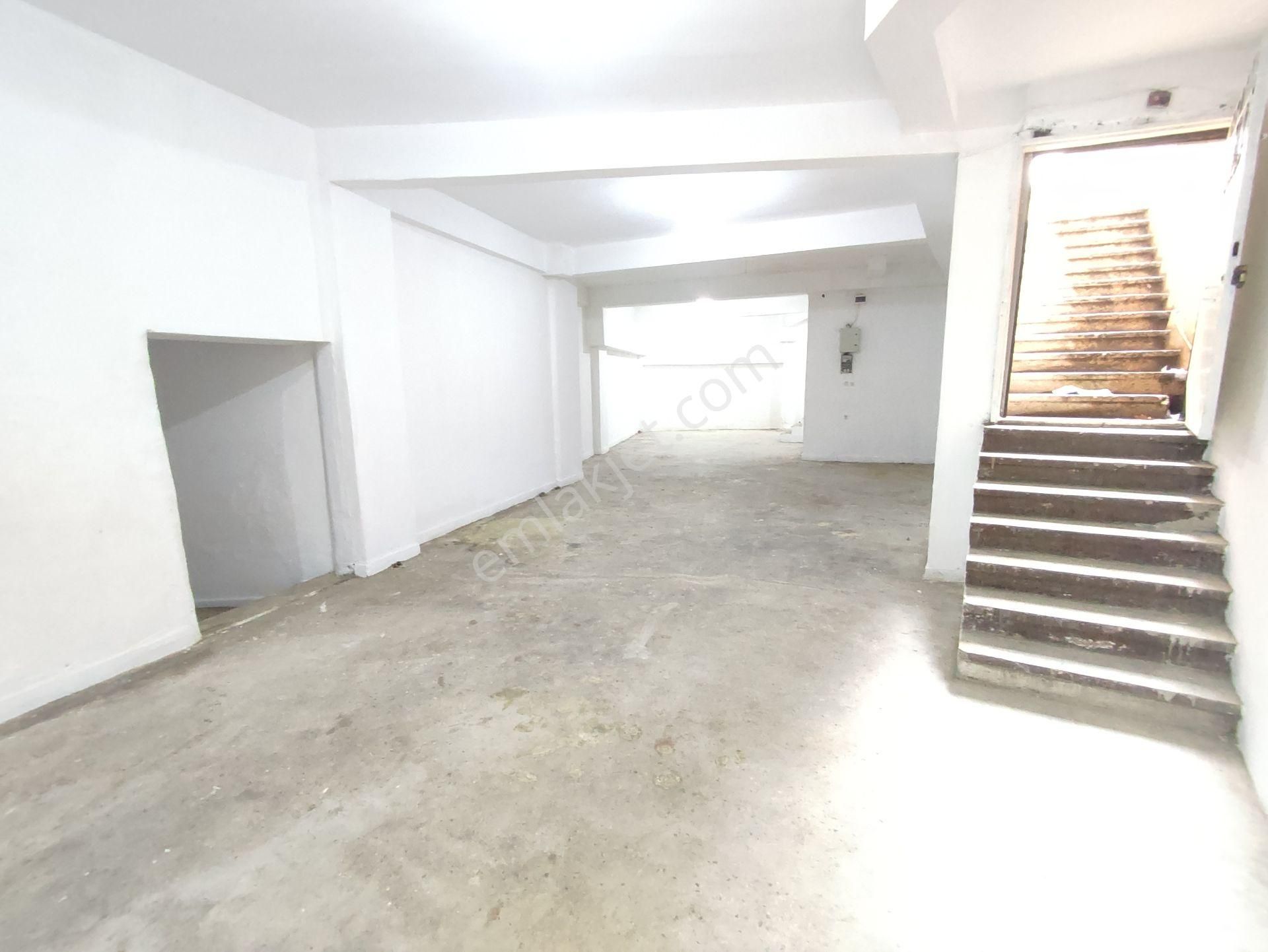 Fatih Seyyidömer Kocamustafapaşa'da 140 M2 Net Depolu Dükkan - Görsel 16