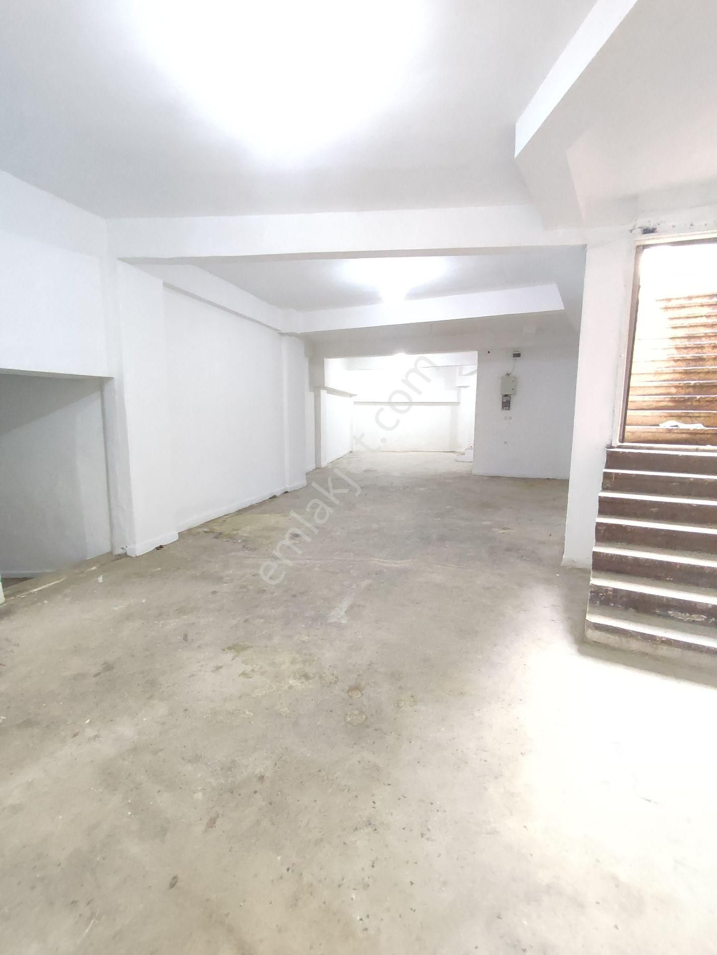 Fatih Seyyidömer Kocamustafapaşa'da 140 M2 Net Depolu Dükkan - Görsel 15