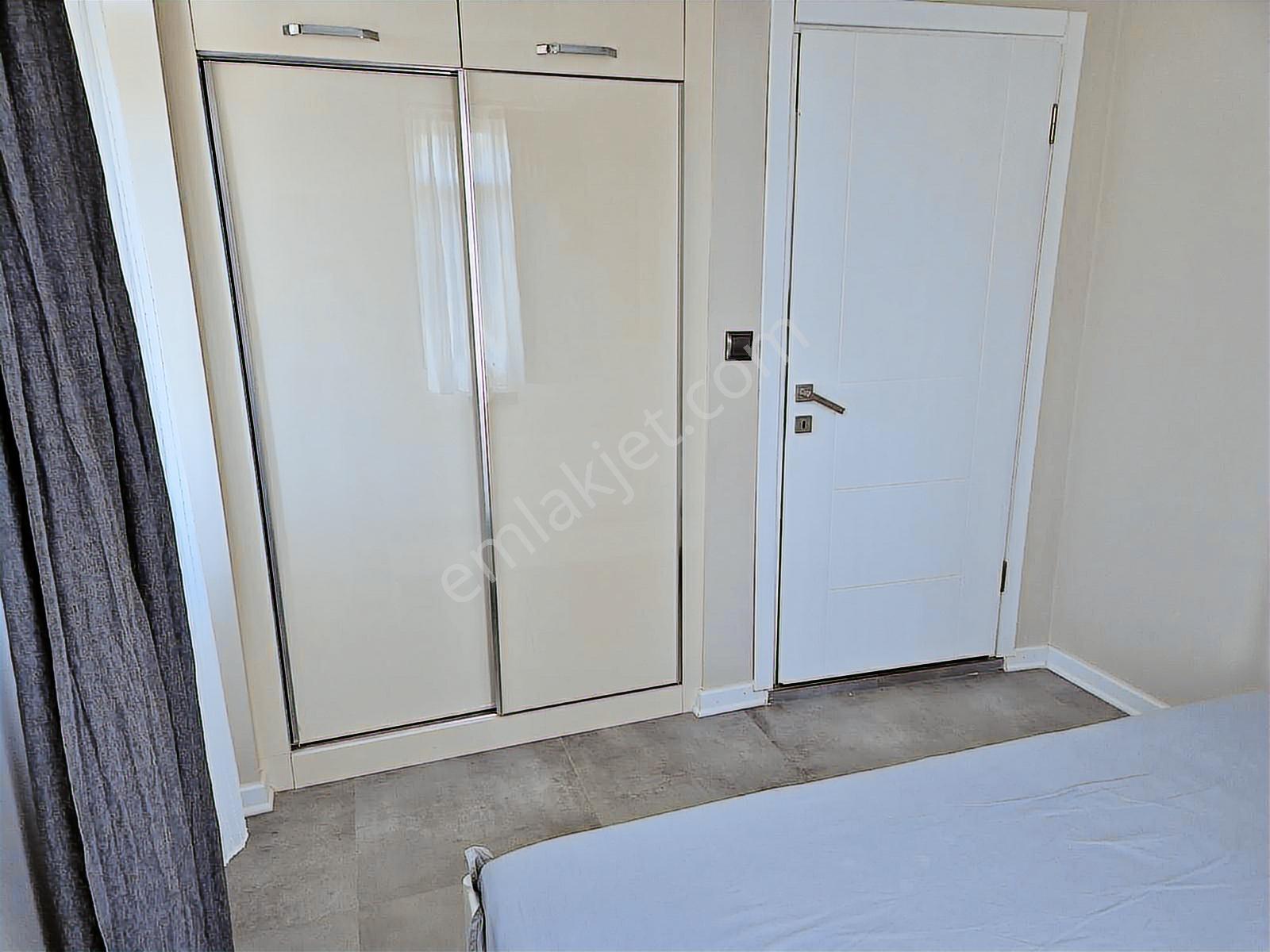 Akbük Güzel Konum Sakarya Sitesi 4+1 Eşyalı Kiralık Villa - Görsel 24