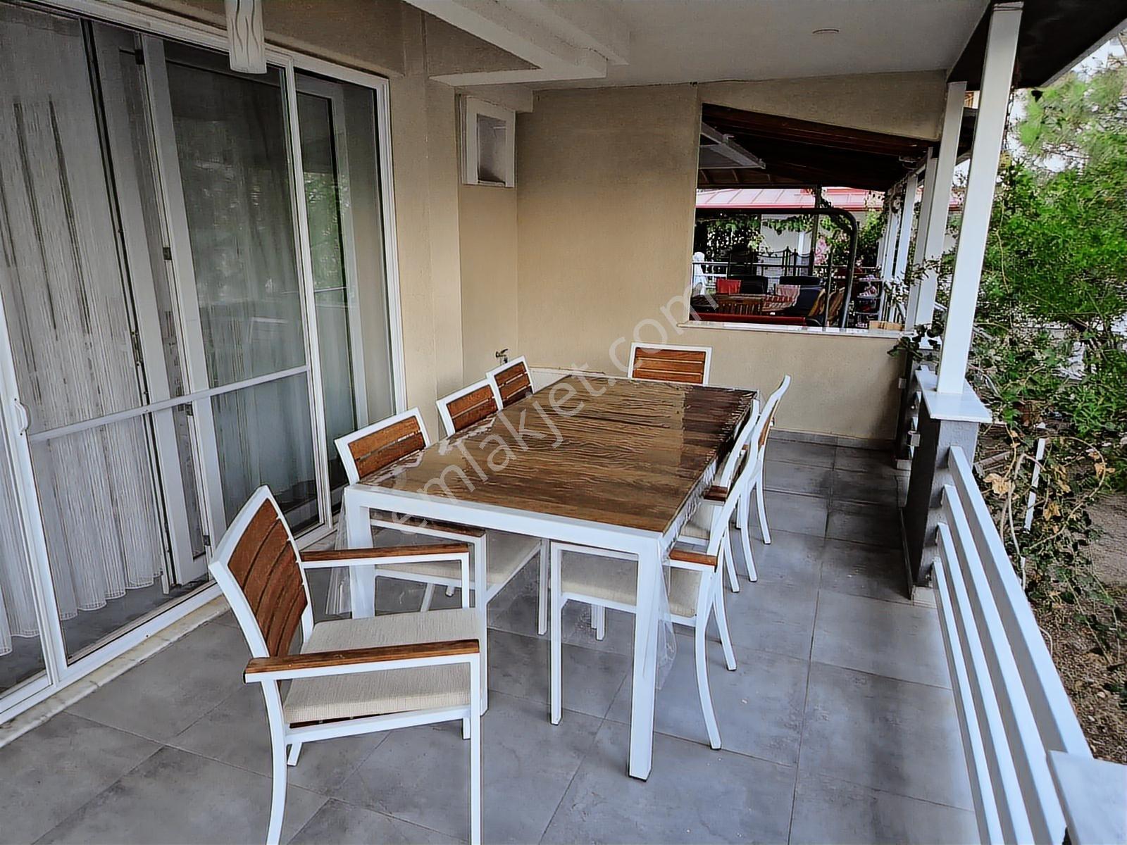 Akbük Güzel Konum Sakarya Sitesi 4+1 Eşyalı Kiralık Villa - Görsel 17