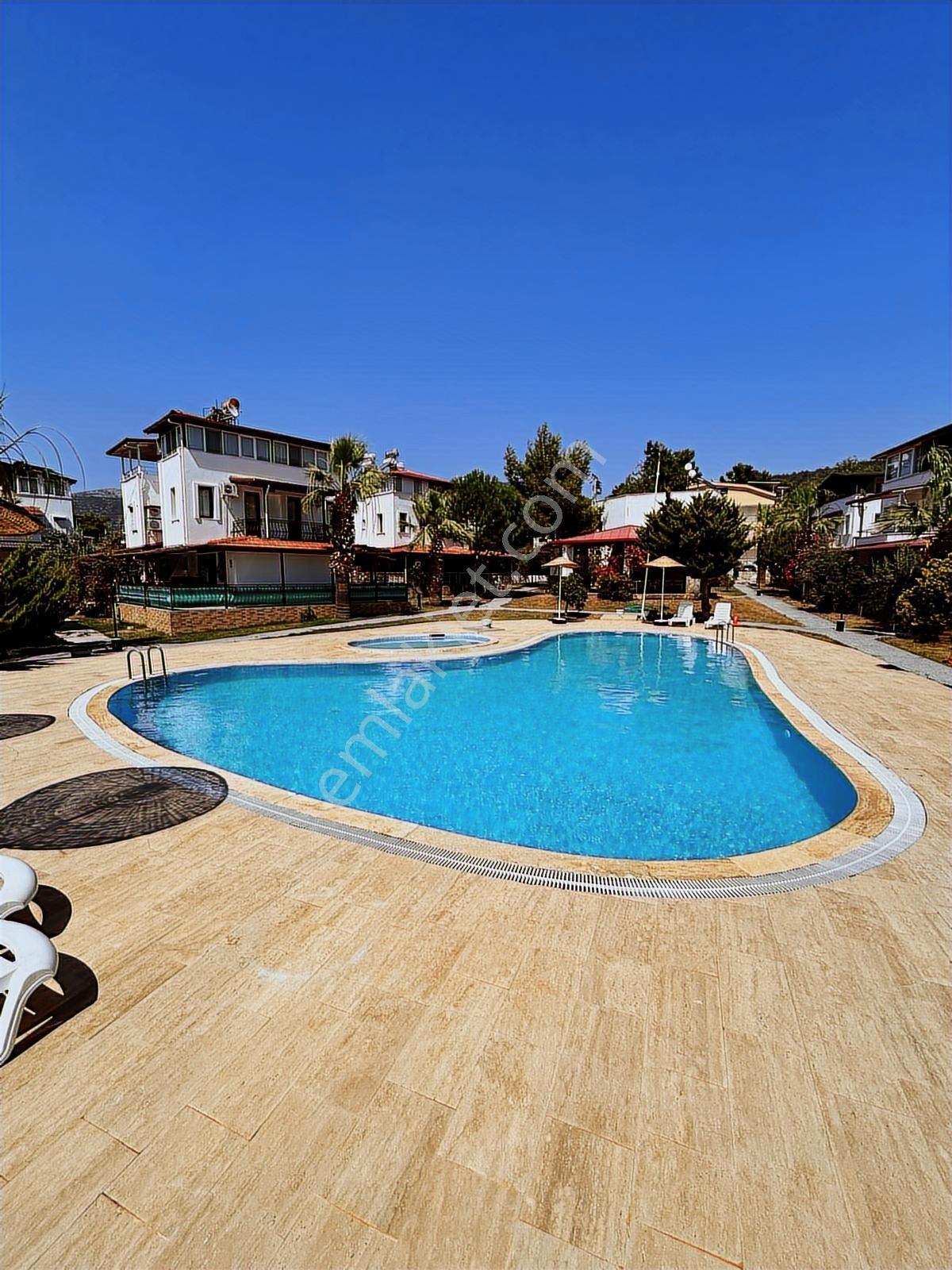 Akbük Güzel Konum Sakarya Sitesi 4+1 Eşyalı Kiralık Villa - Görsel 31