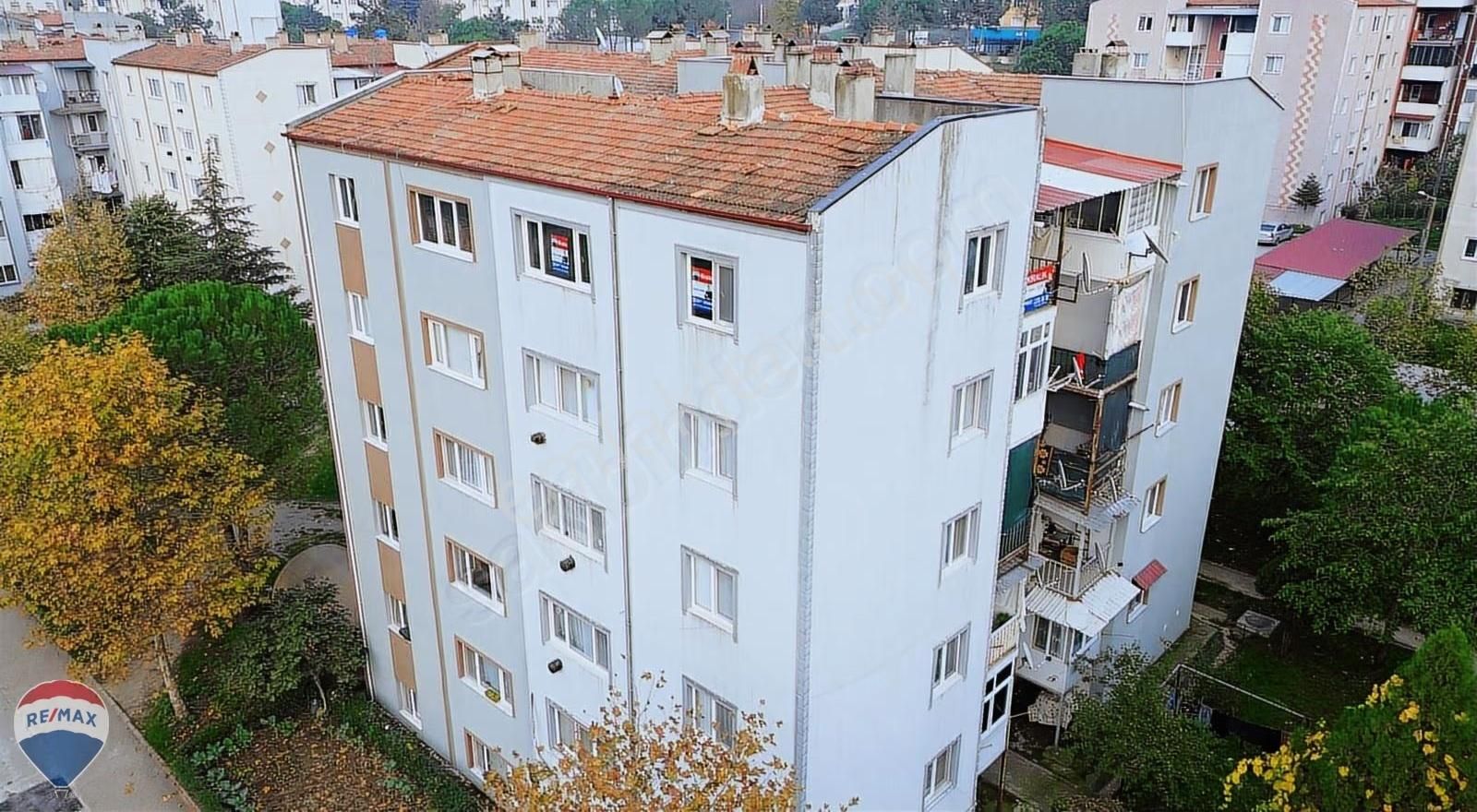 Remax Mavi Rıdvan Gedikten İstiklal Mahallesi 2+1 Kiralık Daire - Görsel 9
