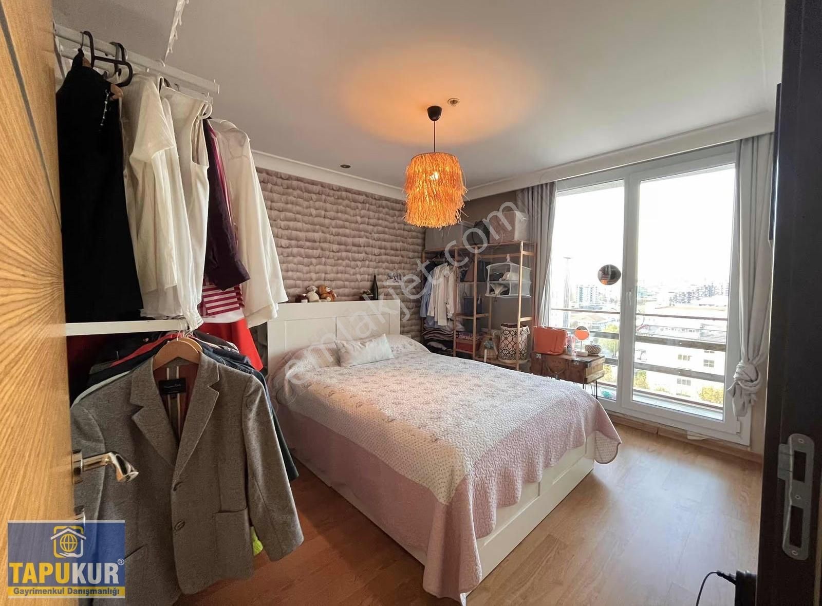 Beyaz Rezidans Sitesi Büyük Tip Satılık 1+1 Daire Metroya 2 Dk. - Görsel 3