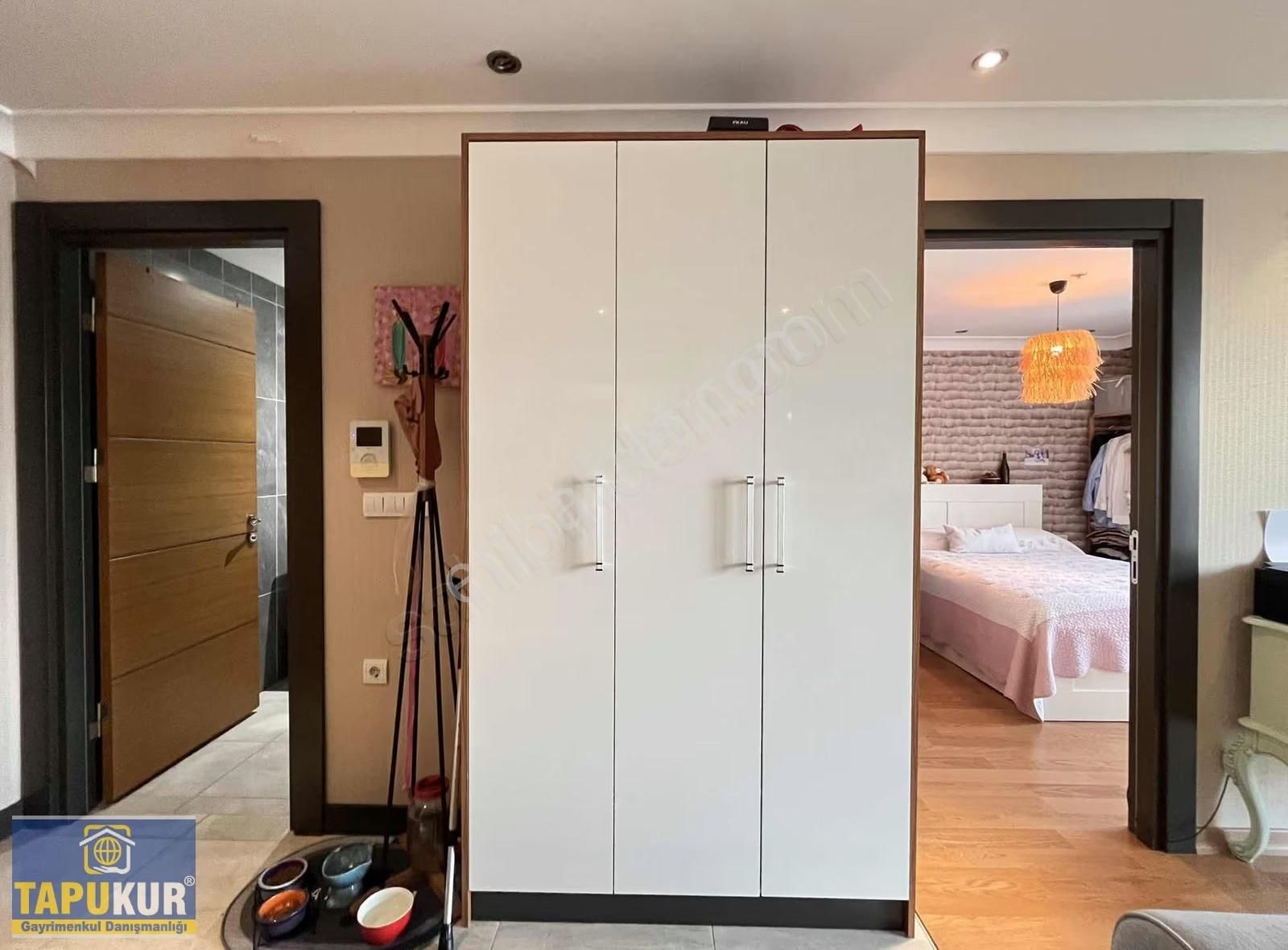 Beyaz Rezidans Sitesi Büyük Tip Satılık 1+1 Daire Metroya 2 Dk. - Görsel 13