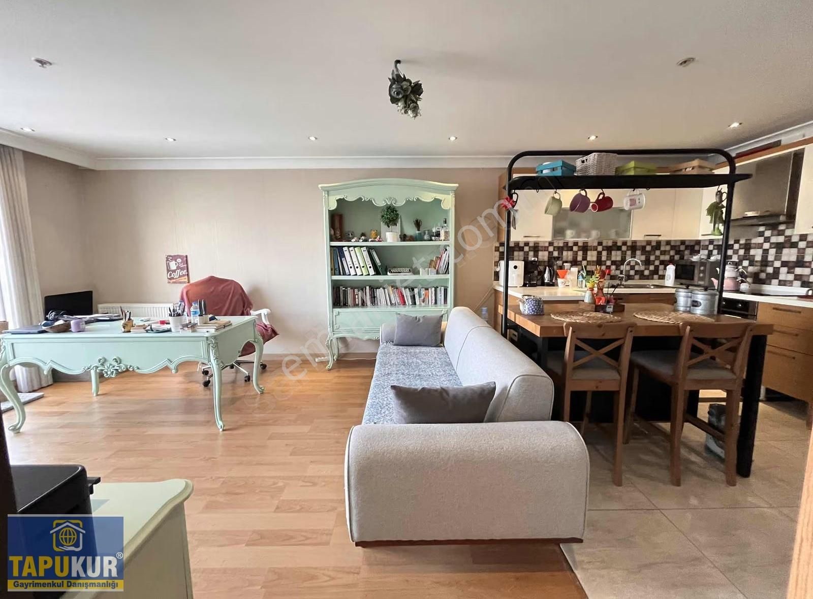 Beyaz Rezidans Sitesi Büyük Tip Satılık 1+1 Daire Metroya 2 Dk. - Görsel 11