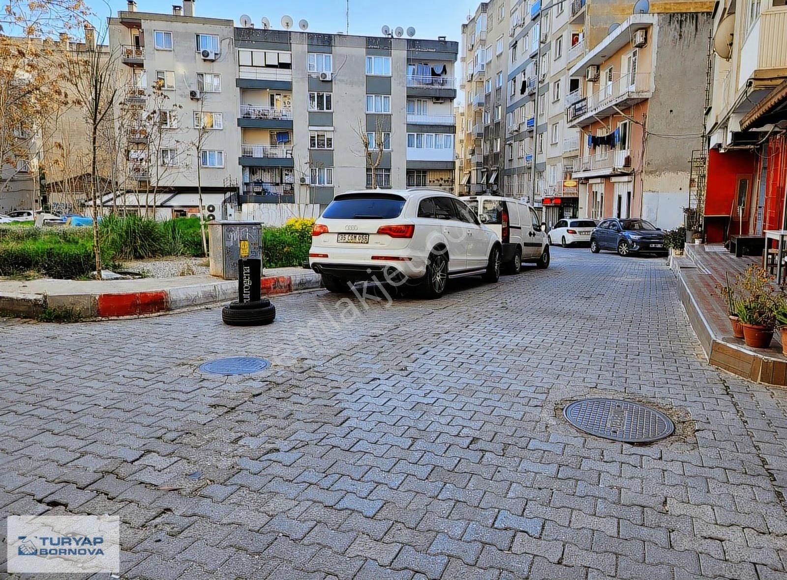 Bornova'da Merkezi Konumda Kiralık Dükkan | Açıklamayı Okuyun - Görsel 15