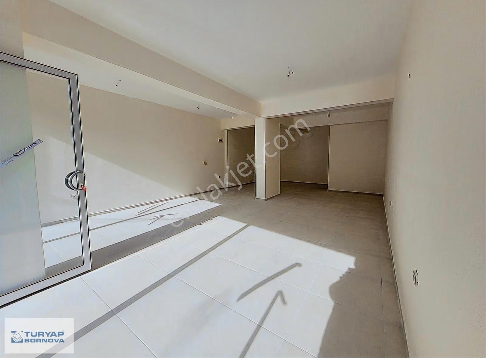 Bornova'da Merkezi Konumda Kiralık Dükkan | Açıklamayı Okuyun - Görsel 3