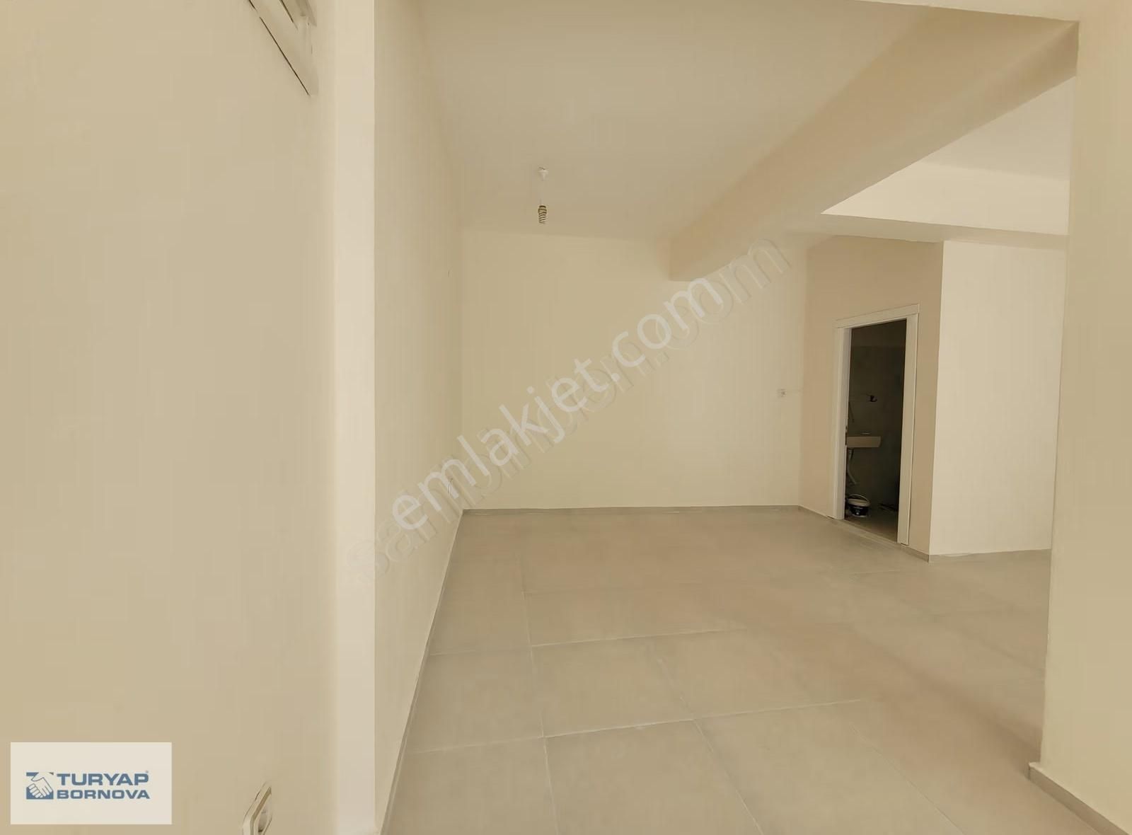 Bornova'da Merkezi Konumda Kiralık Dükkan | Açıklamayı Okuyun - Görsel 21