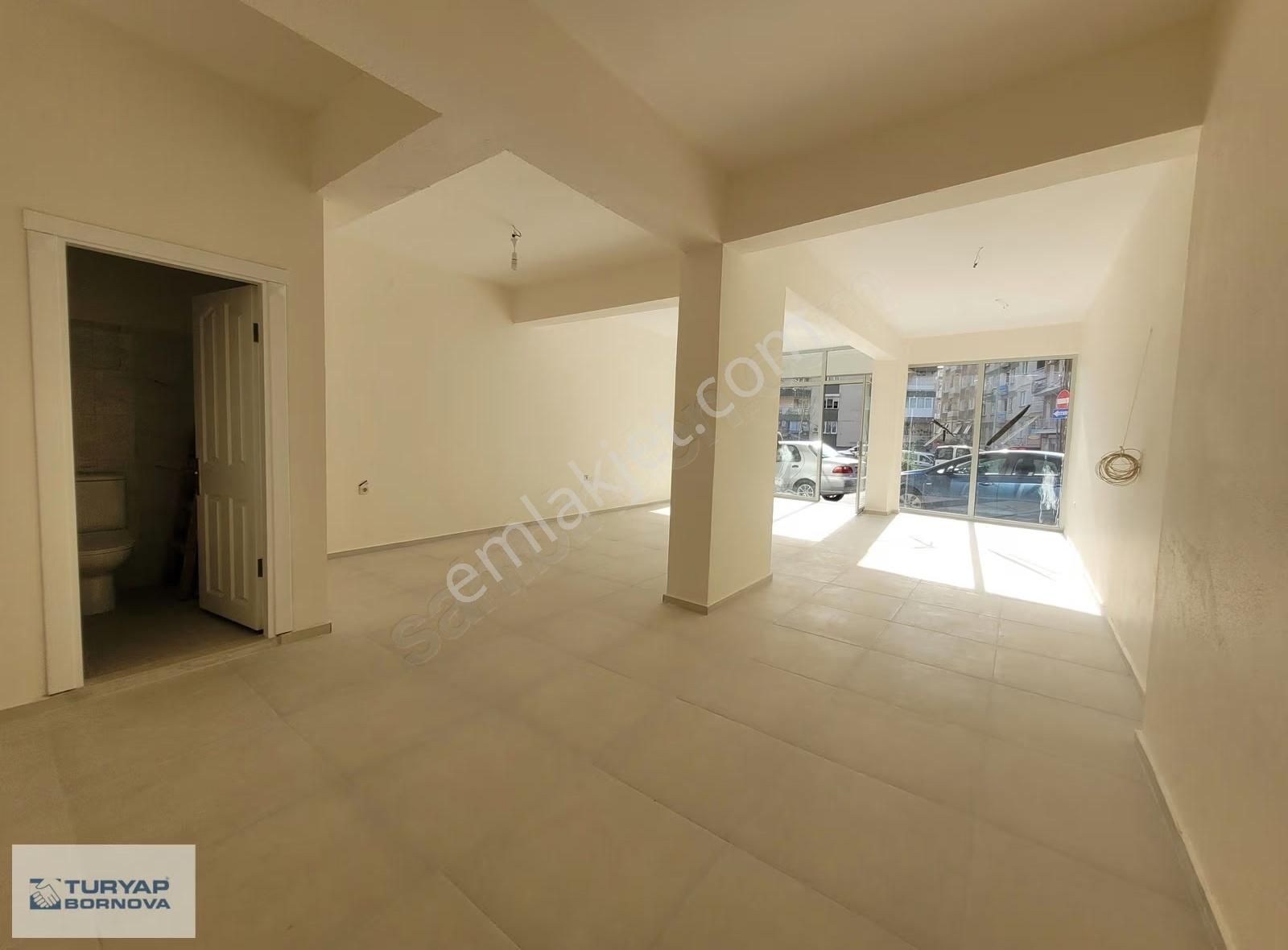 Bornova'da Merkezi Konumda Kiralık Dükkan | Açıklamayı Okuyun - Görsel 14