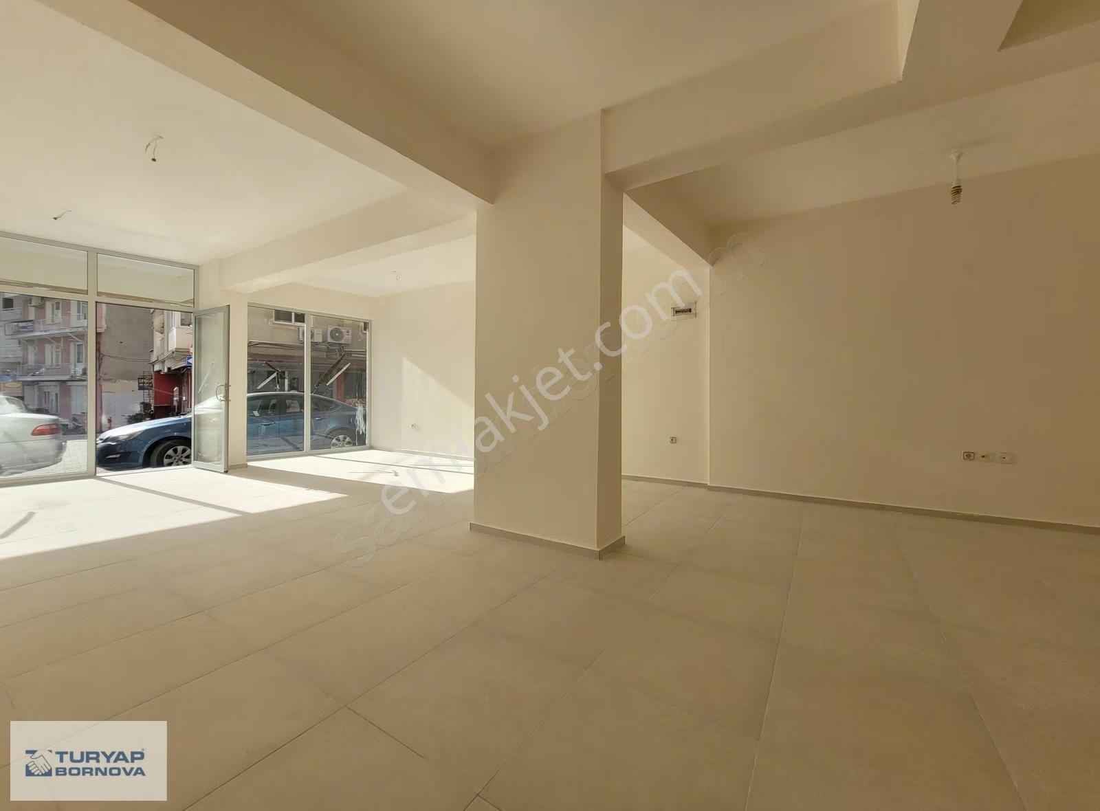 Bornova'da Merkezi Konumda Kiralık Dükkan | Açıklamayı Okuyun - Görsel 10