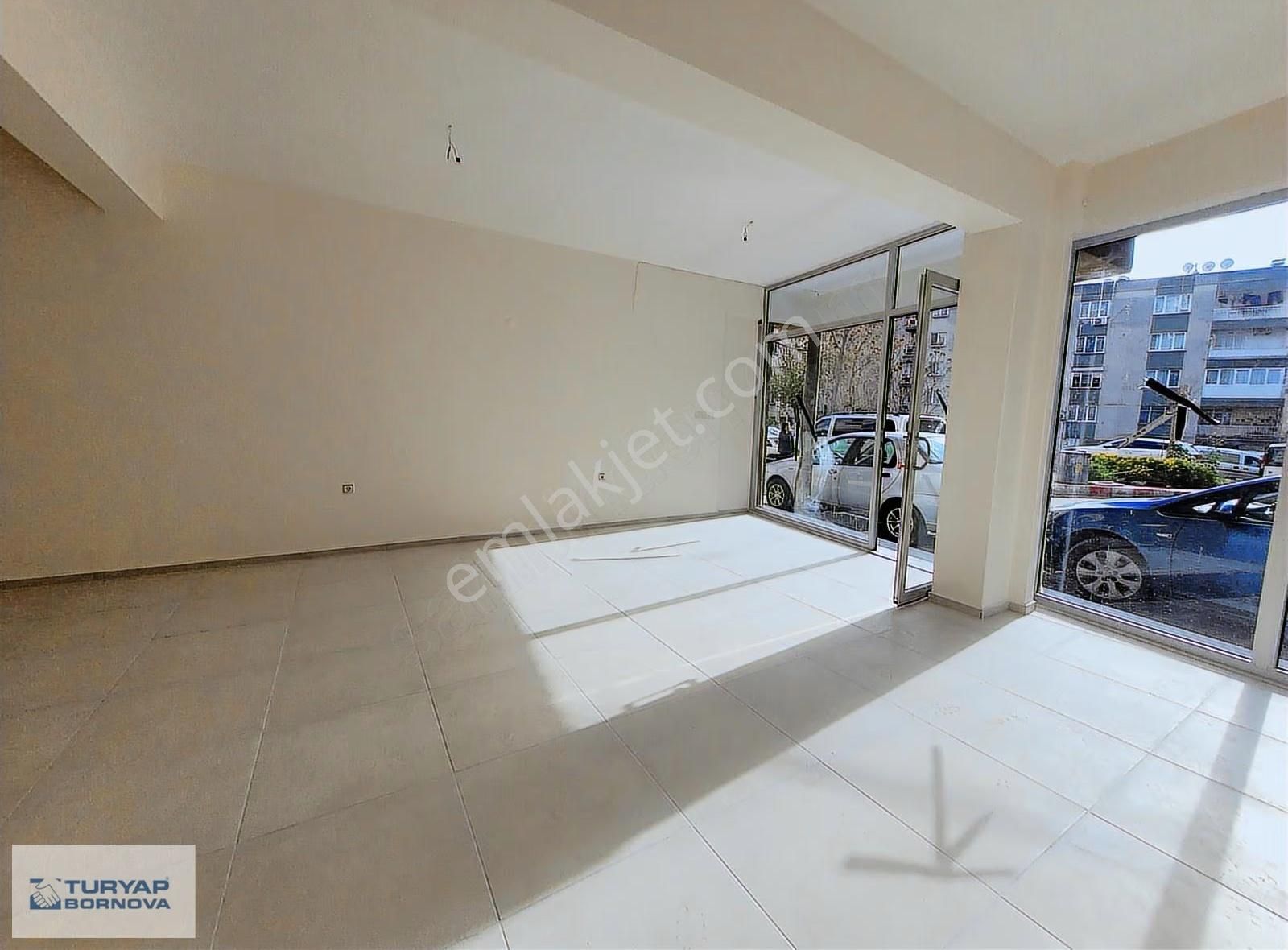 Bornova'da Merkezi Konumda Kiralık Dükkan | Açıklamayı Okuyun - Görsel 24