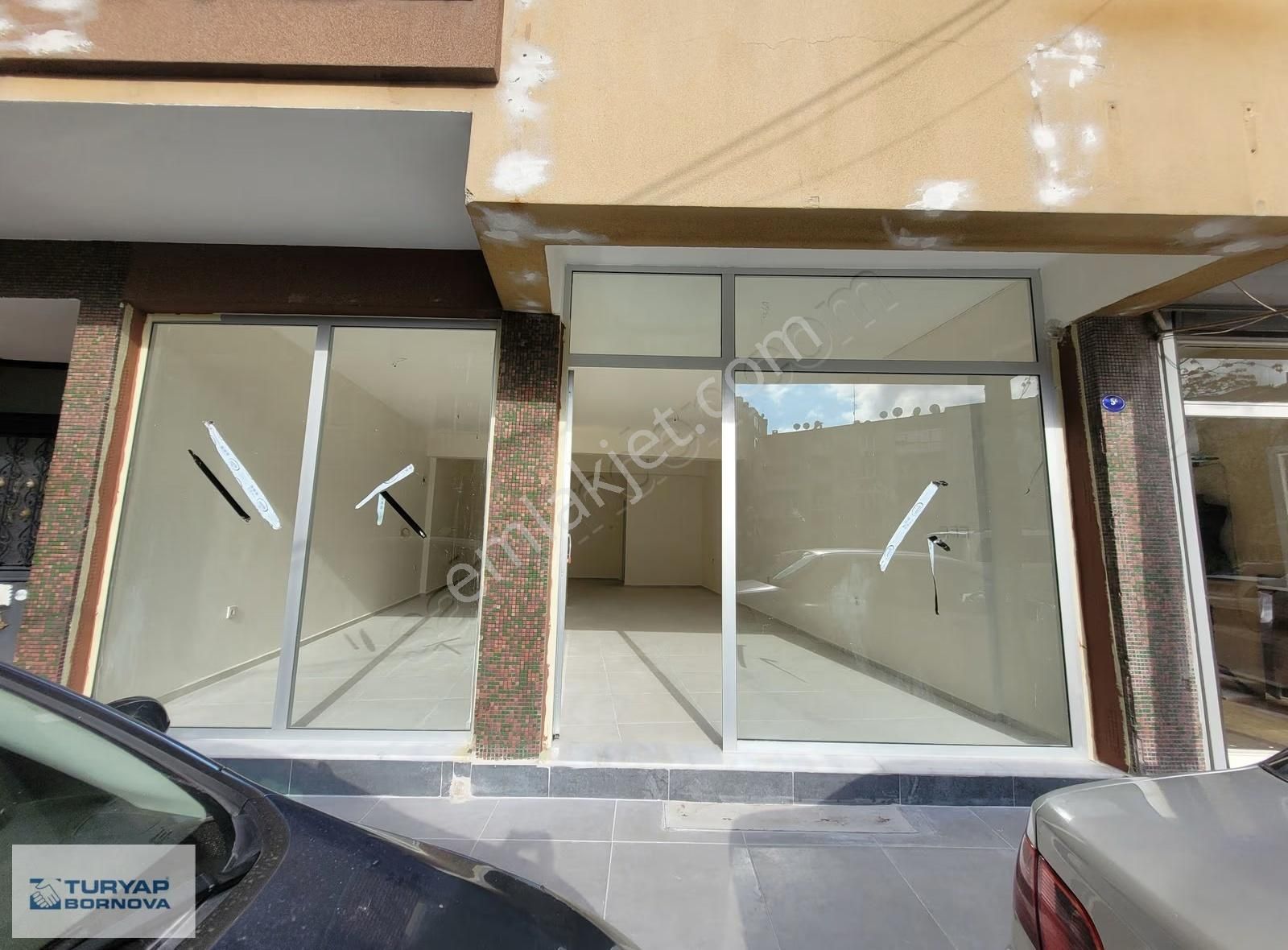 Bornova'da Merkezi Konumda Kiralık Dükkan | Açıklamayı Okuyun - Görsel 2